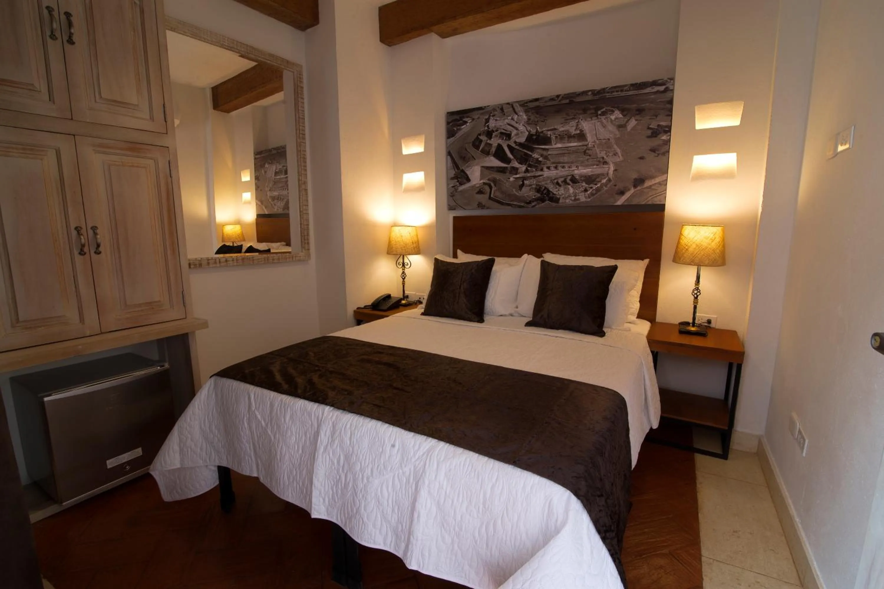 Restaurant/places to eat, Bed in Life is Good Cartagena Hostel