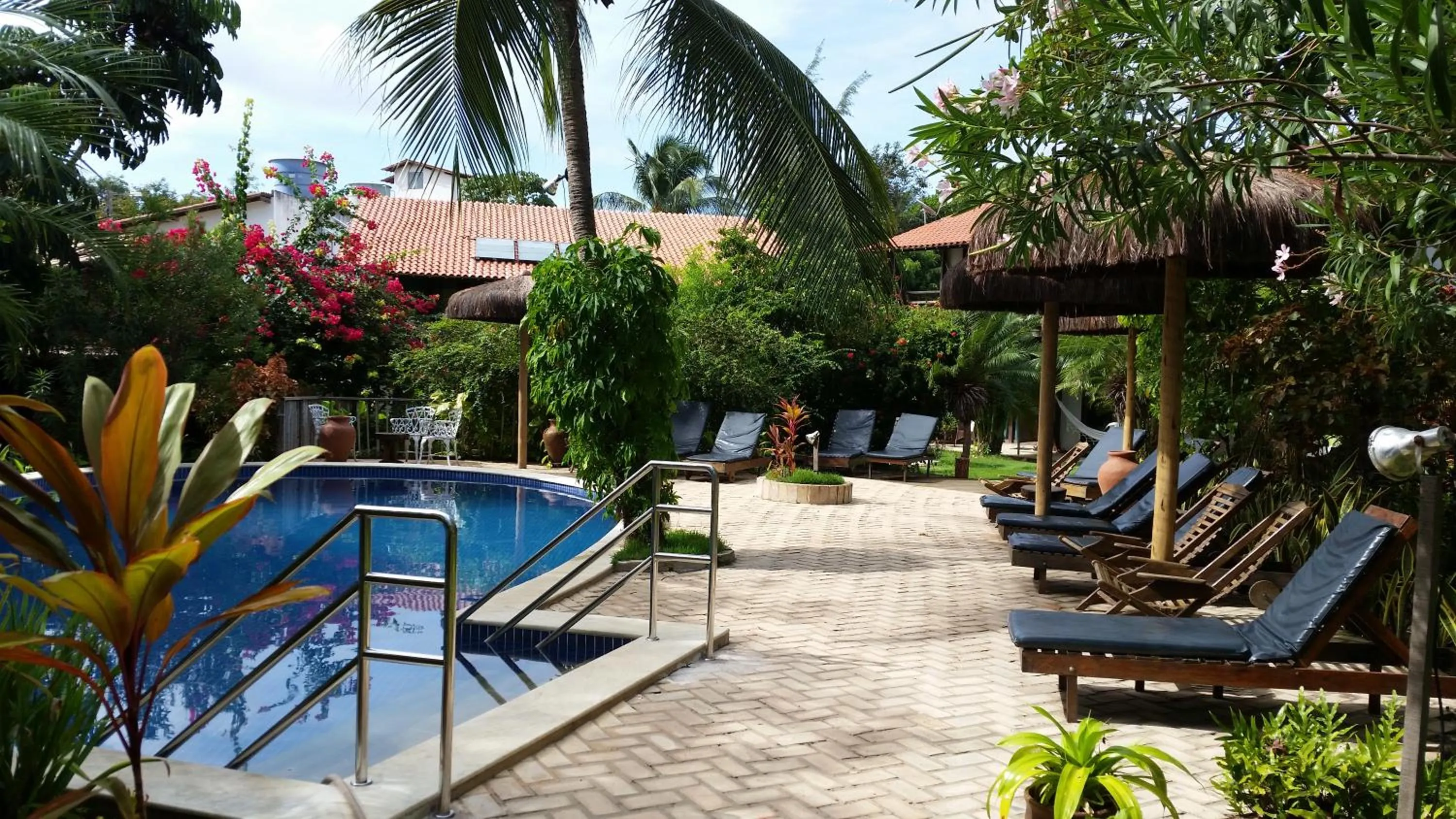 Swimming pool in Pousada Coco Fresco