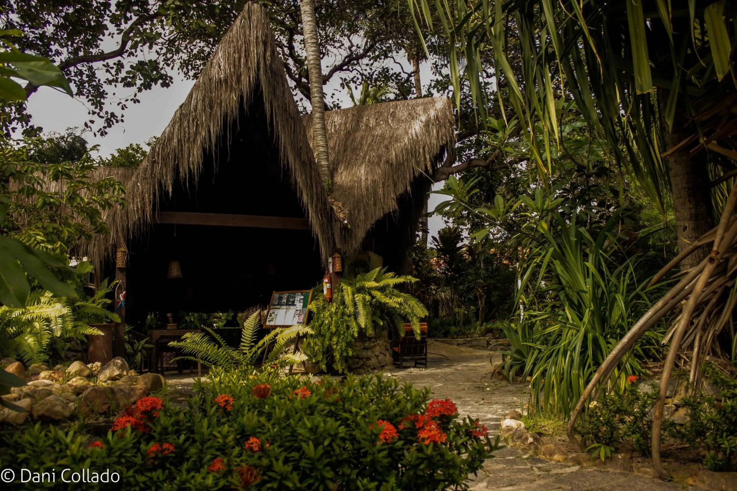 Communal lounge/ TV room in Pousada Coco Fresco