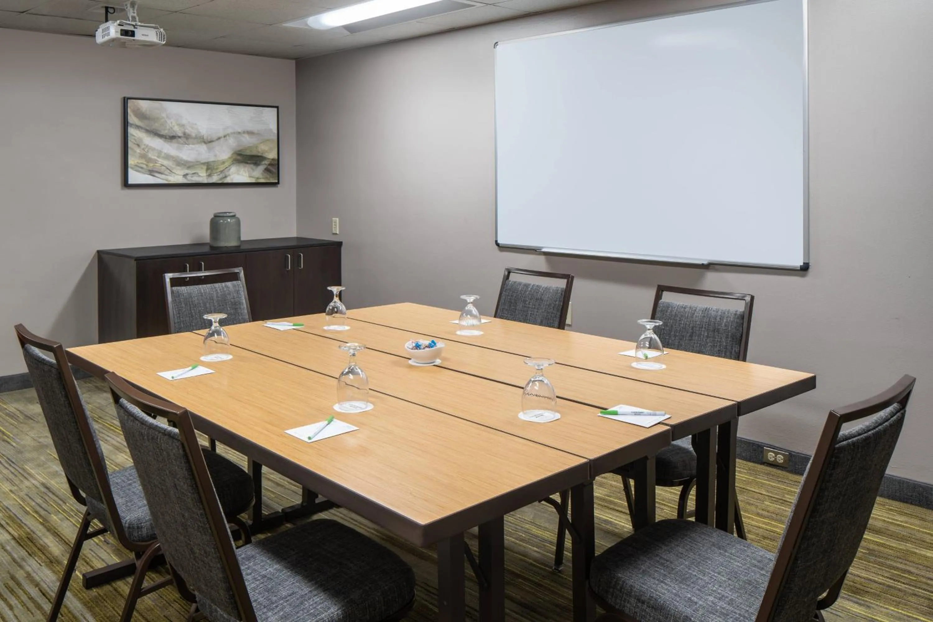 Meeting/conference room in Courtyard by Marriott Orlando Airport