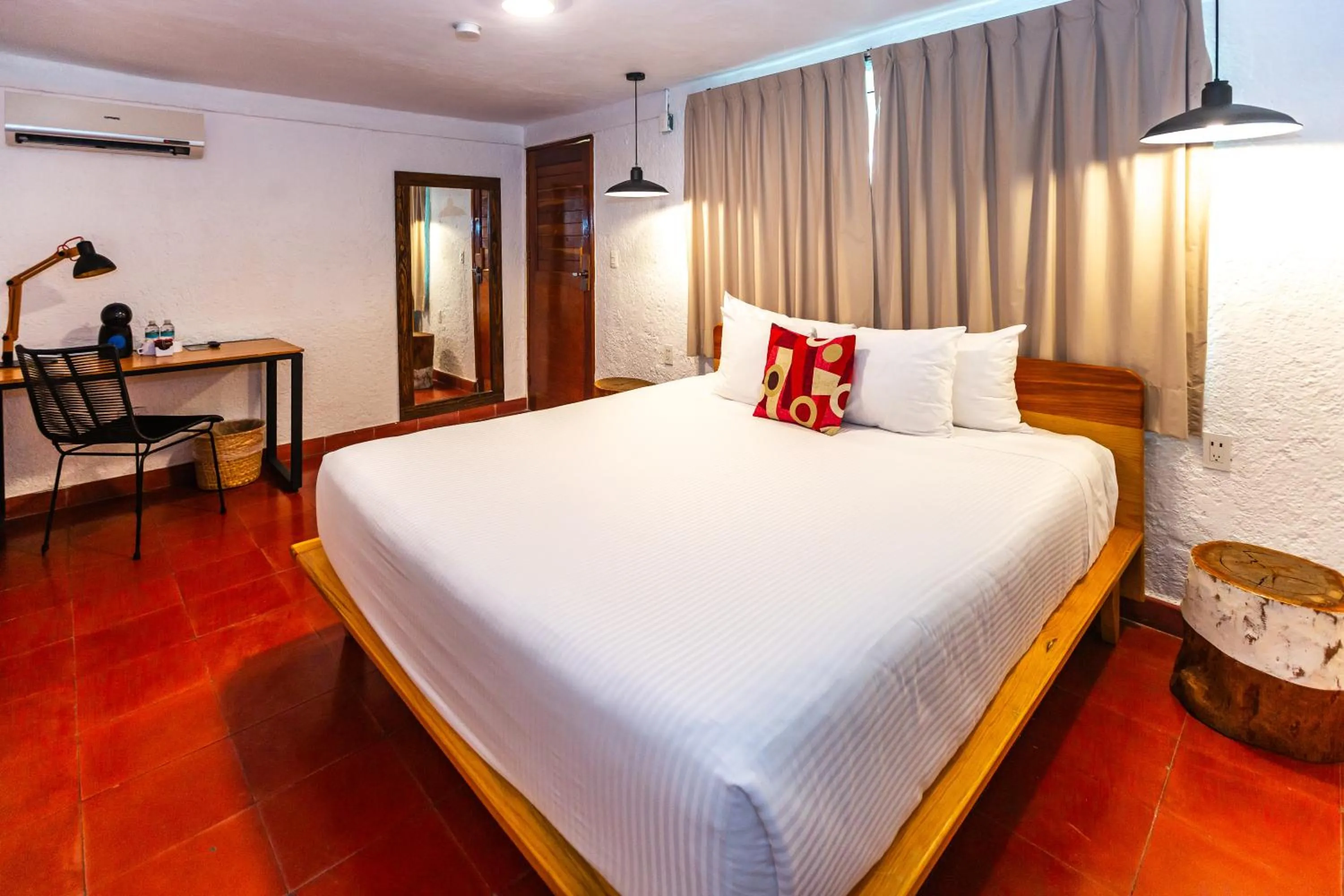 Photo of the whole room in Nílu Cancun Downtown by Selina