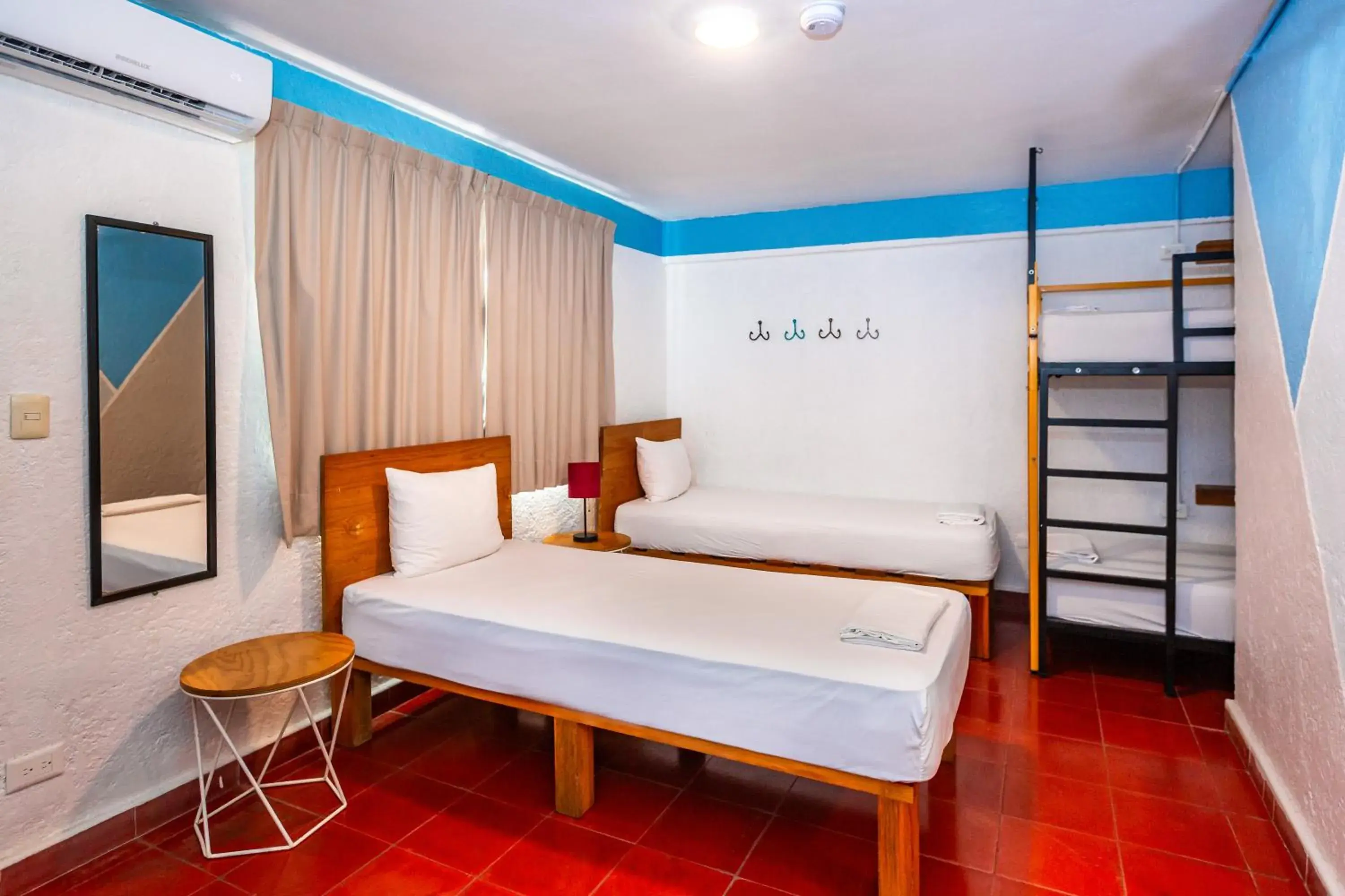 Standard Room (Quad), Private Bathroom in Nílu Cancun Downtown by Selina Standard Room (Quad), Private Bathroom in Nílu Cancun Downtown by Selina