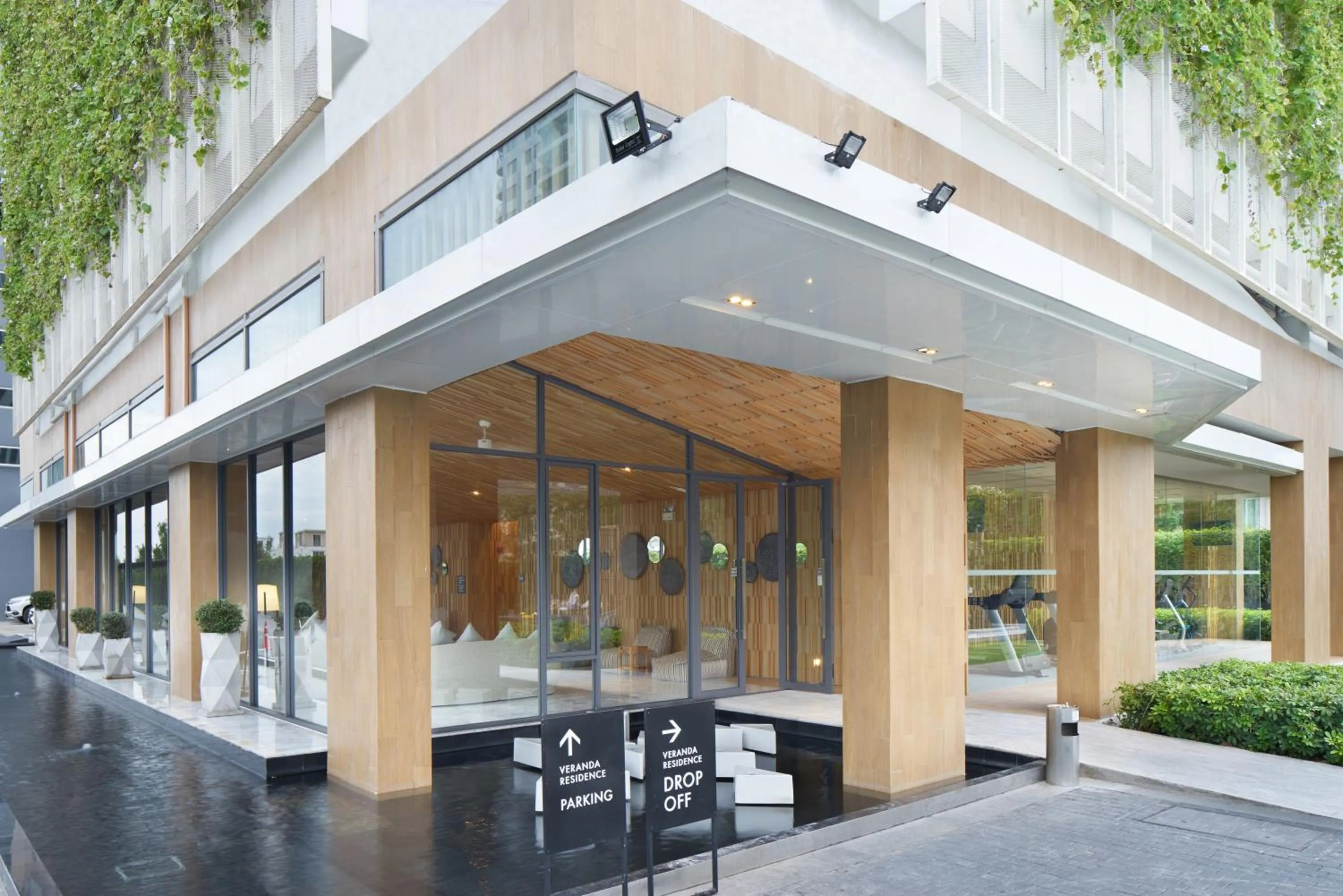 Property building in Veranda Residence Pattaya Pool Villa