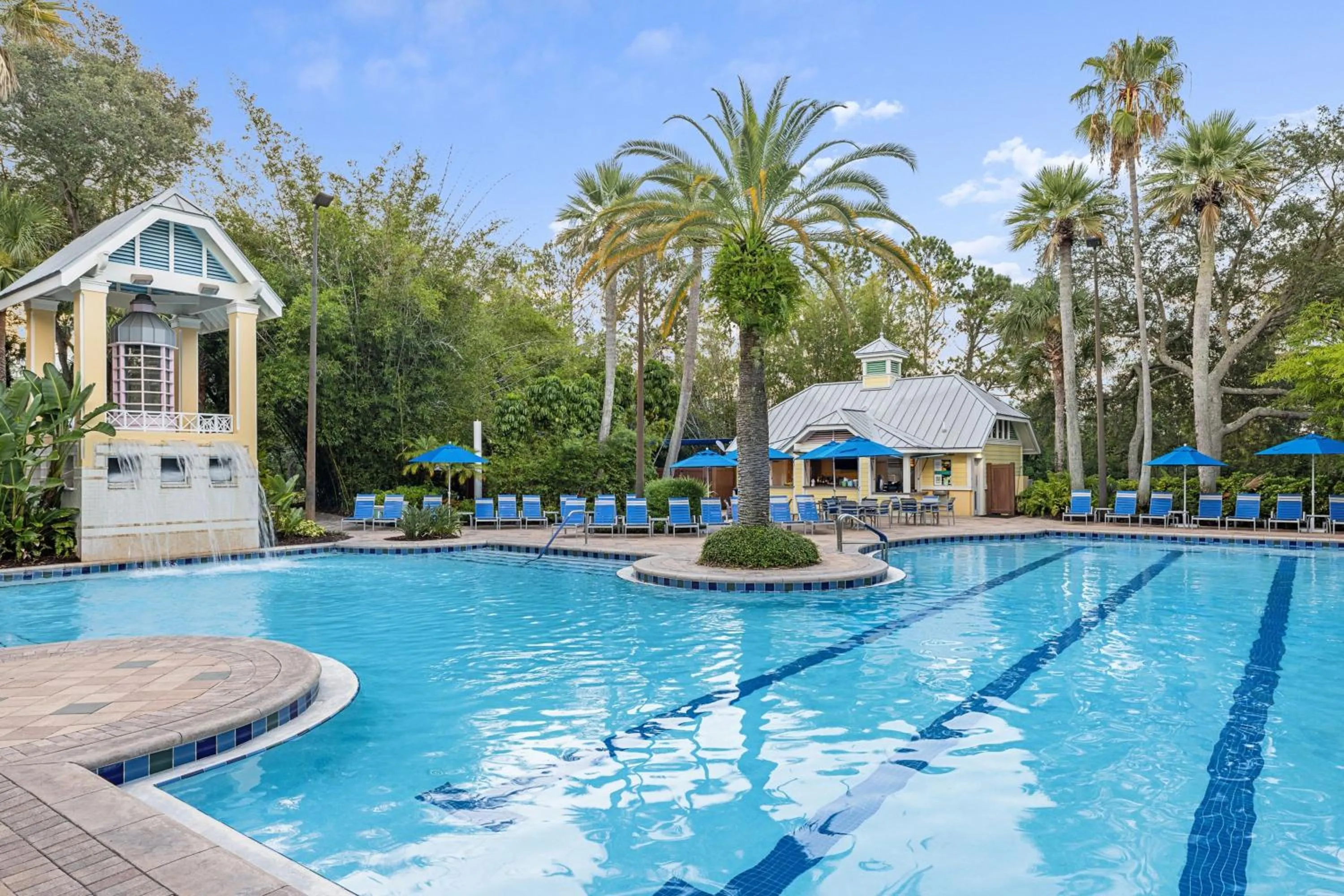 Swimming pool in Marriott's Cypress Harbour Villas