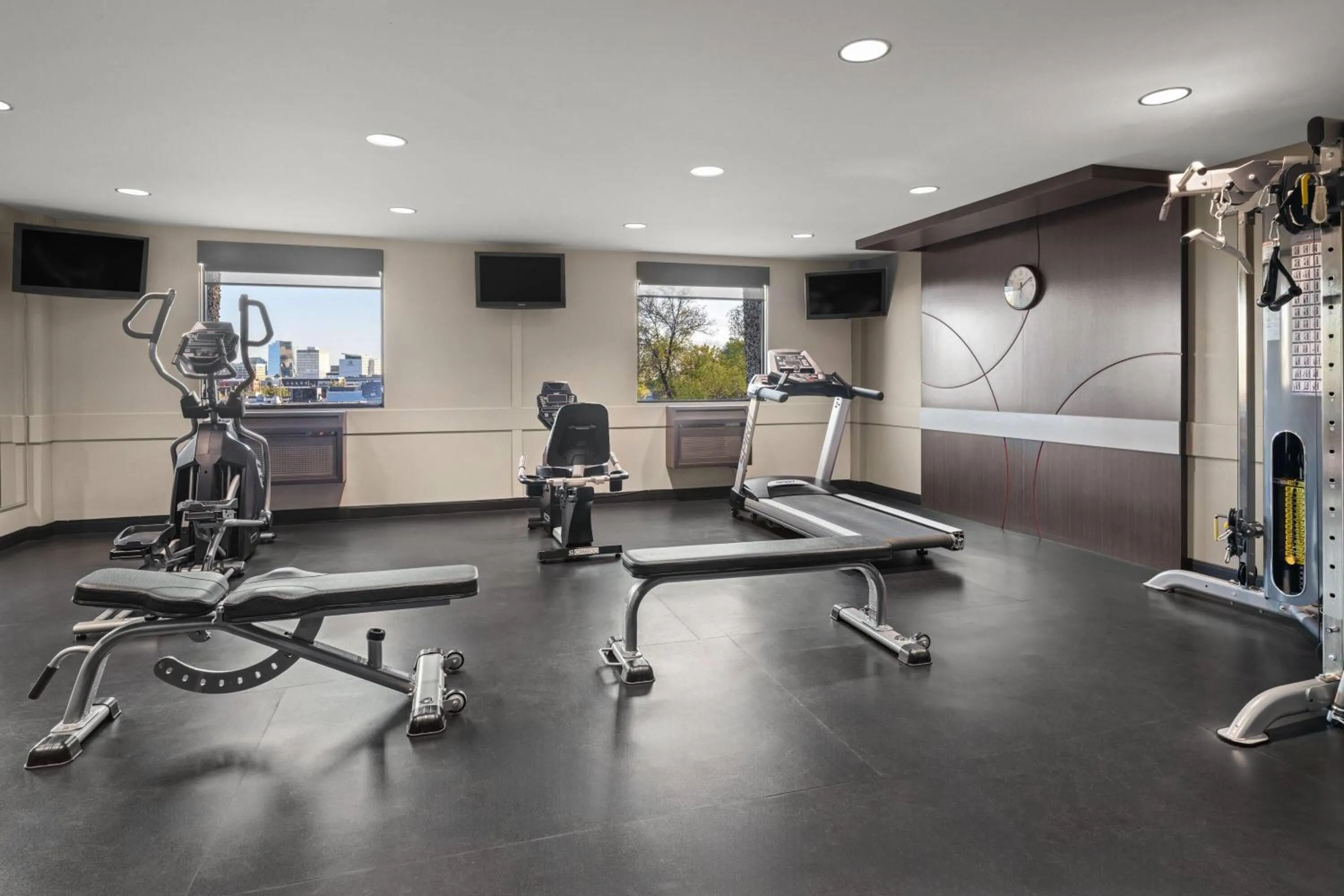 Fitness centre/facilities in Ramada by Wyndham Saskatoon