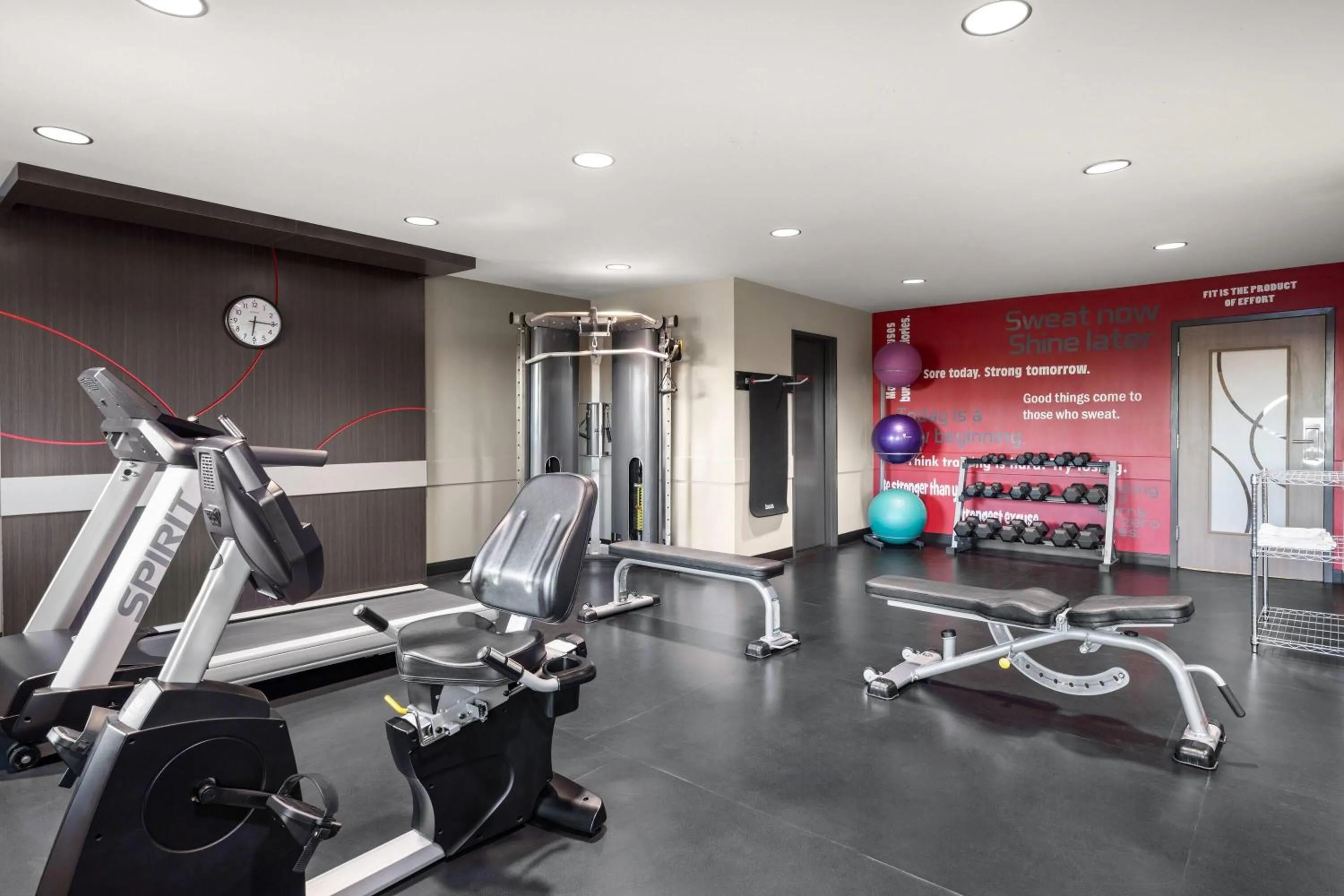 Fitness centre/facilities in Ramada by Wyndham Saskatoon