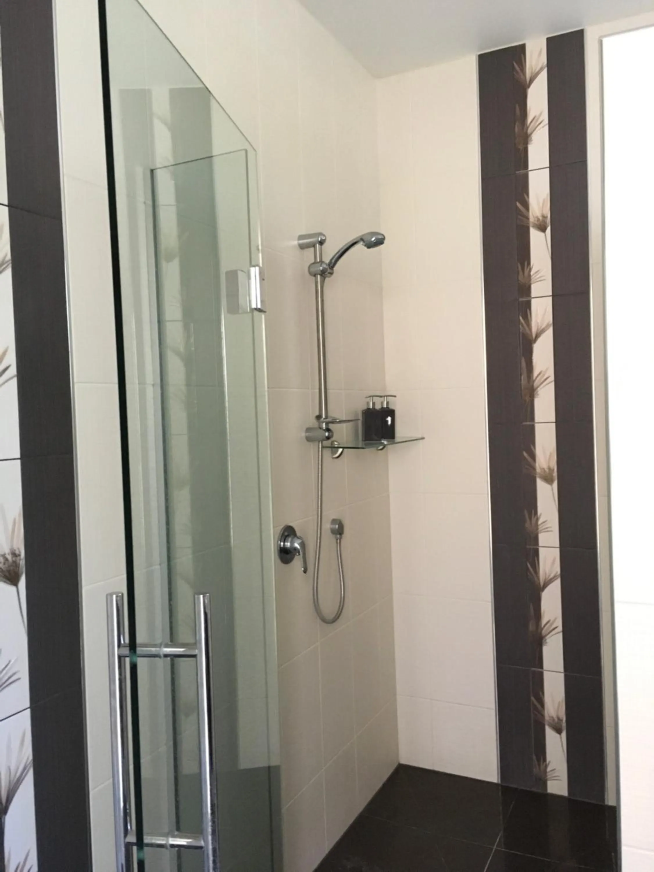 Bathroom in Lye Bow Lake Suite