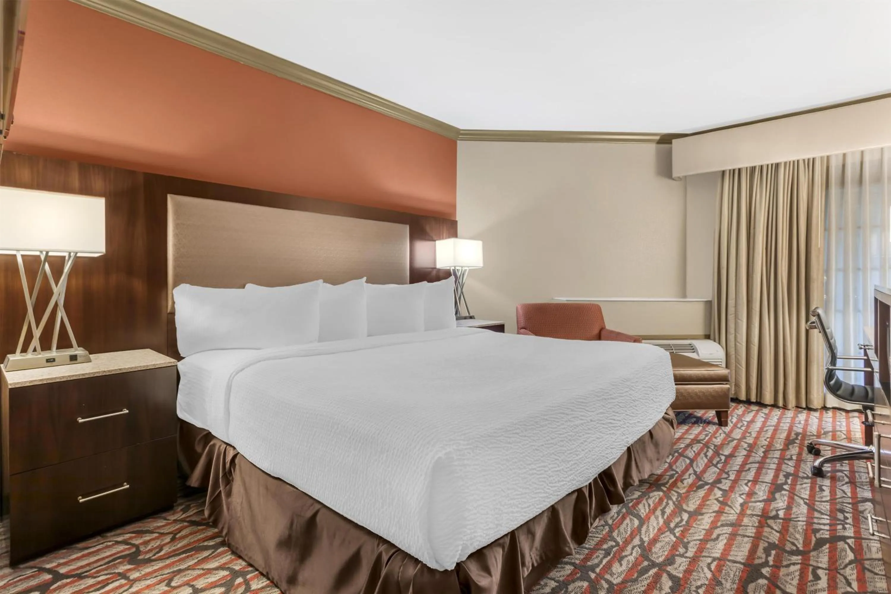 Bedroom, Bed in Best Western Plus Brookside Inn