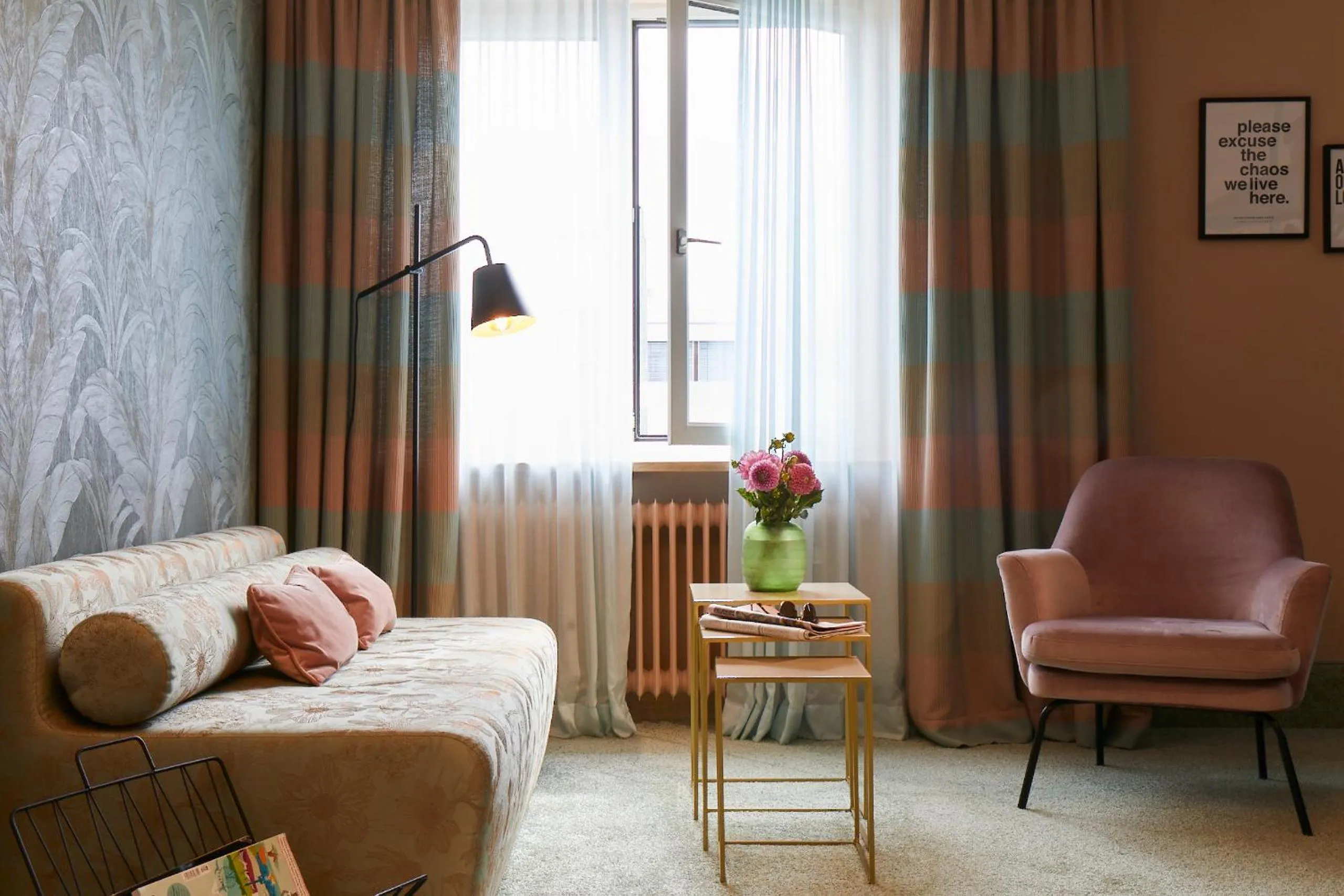 Living room, Bed in Hotel Metropol by Maier Privathotels