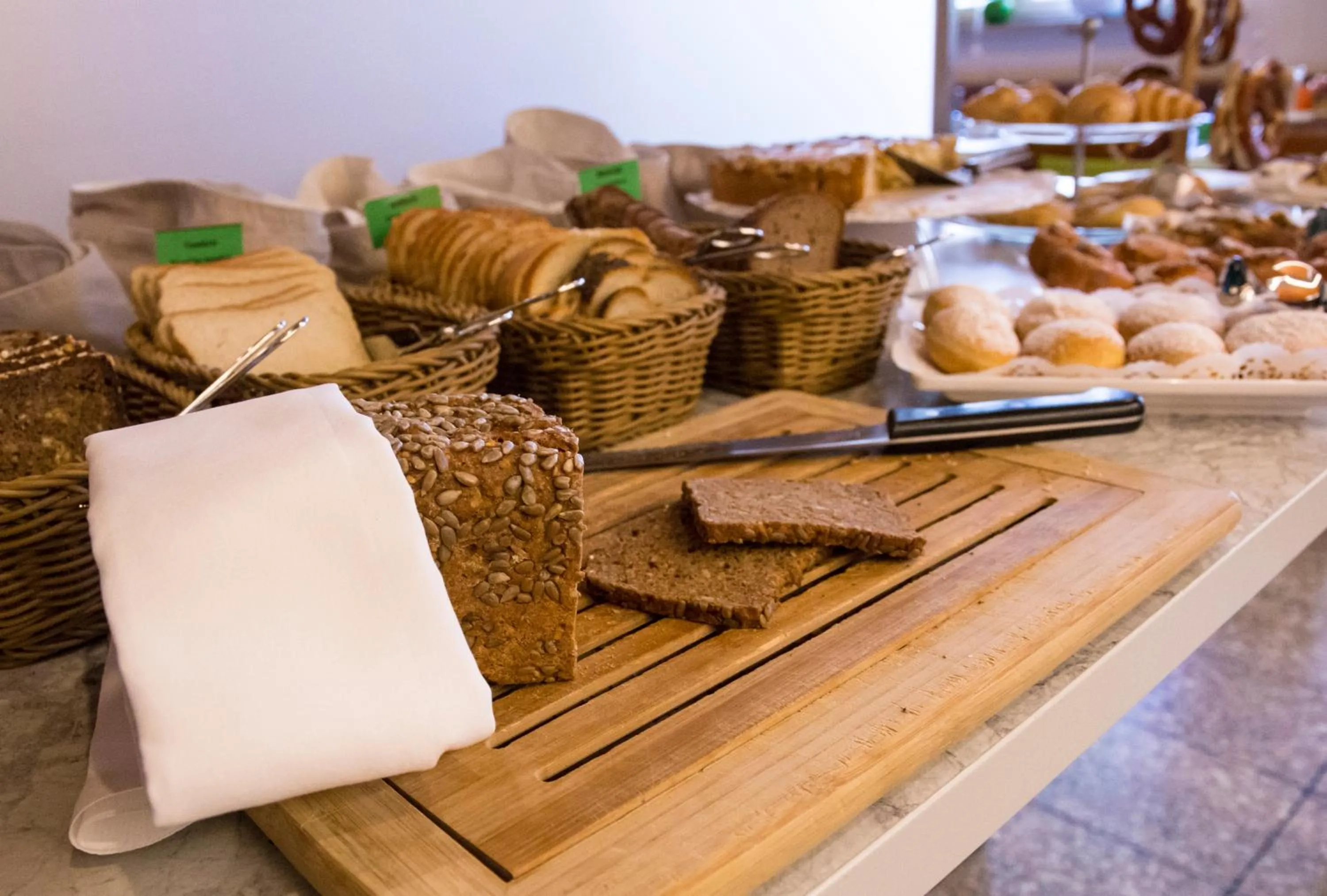 Food and drinks in Hotel Metropol by Maier Privathotels