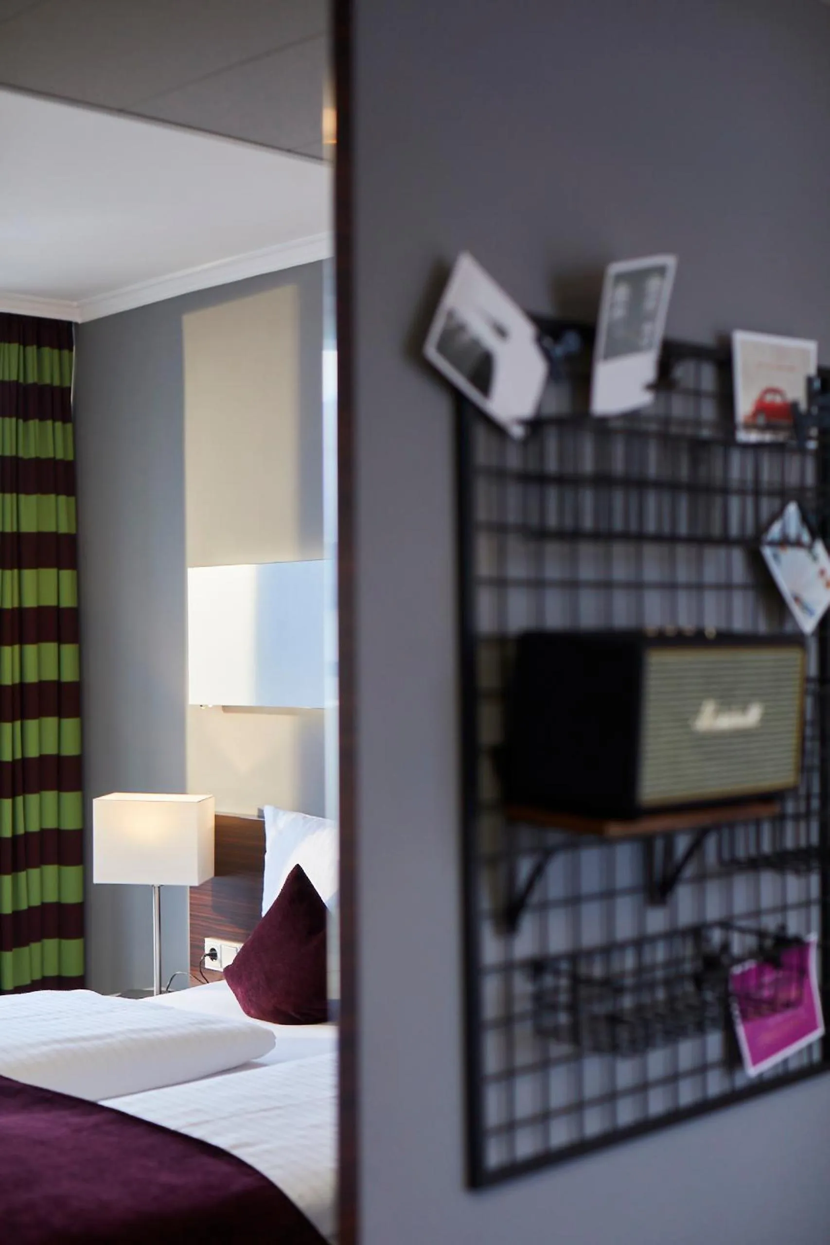 TV and multimedia, Bed in Hotel Metropol by Maier Privathotels