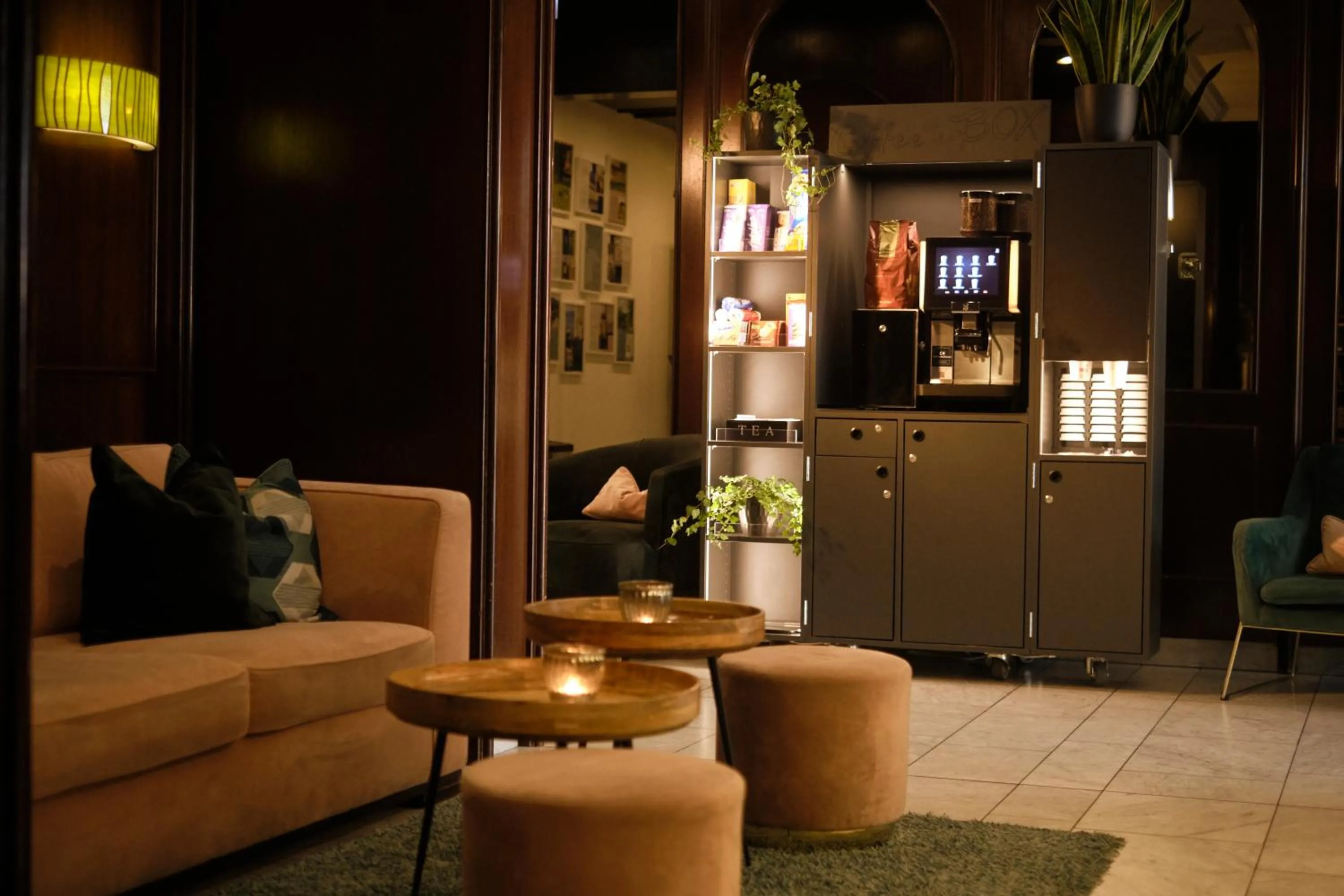 Lobby or reception in Hotel Metropol by Maier Privathotels