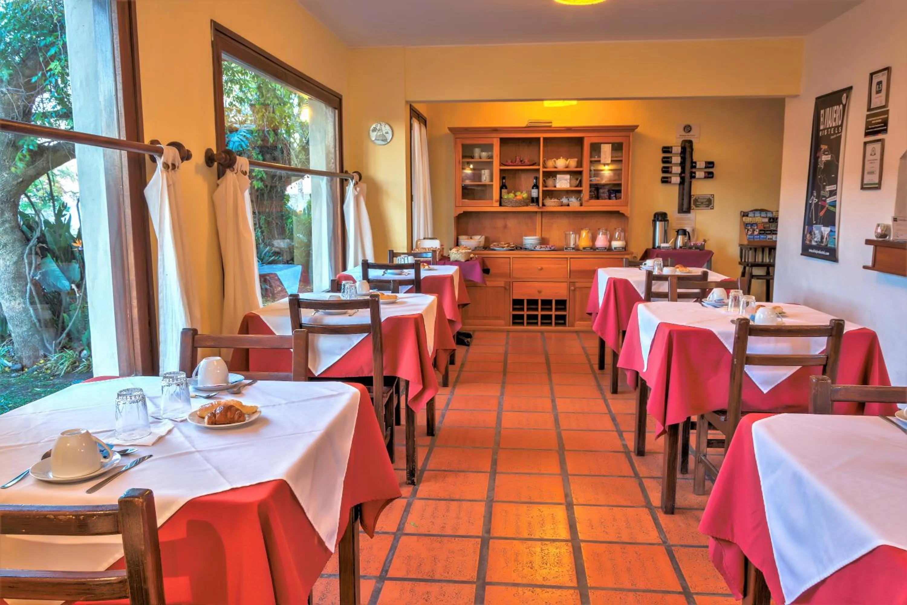 Restaurant/places to eat in Viajero Posada B&B