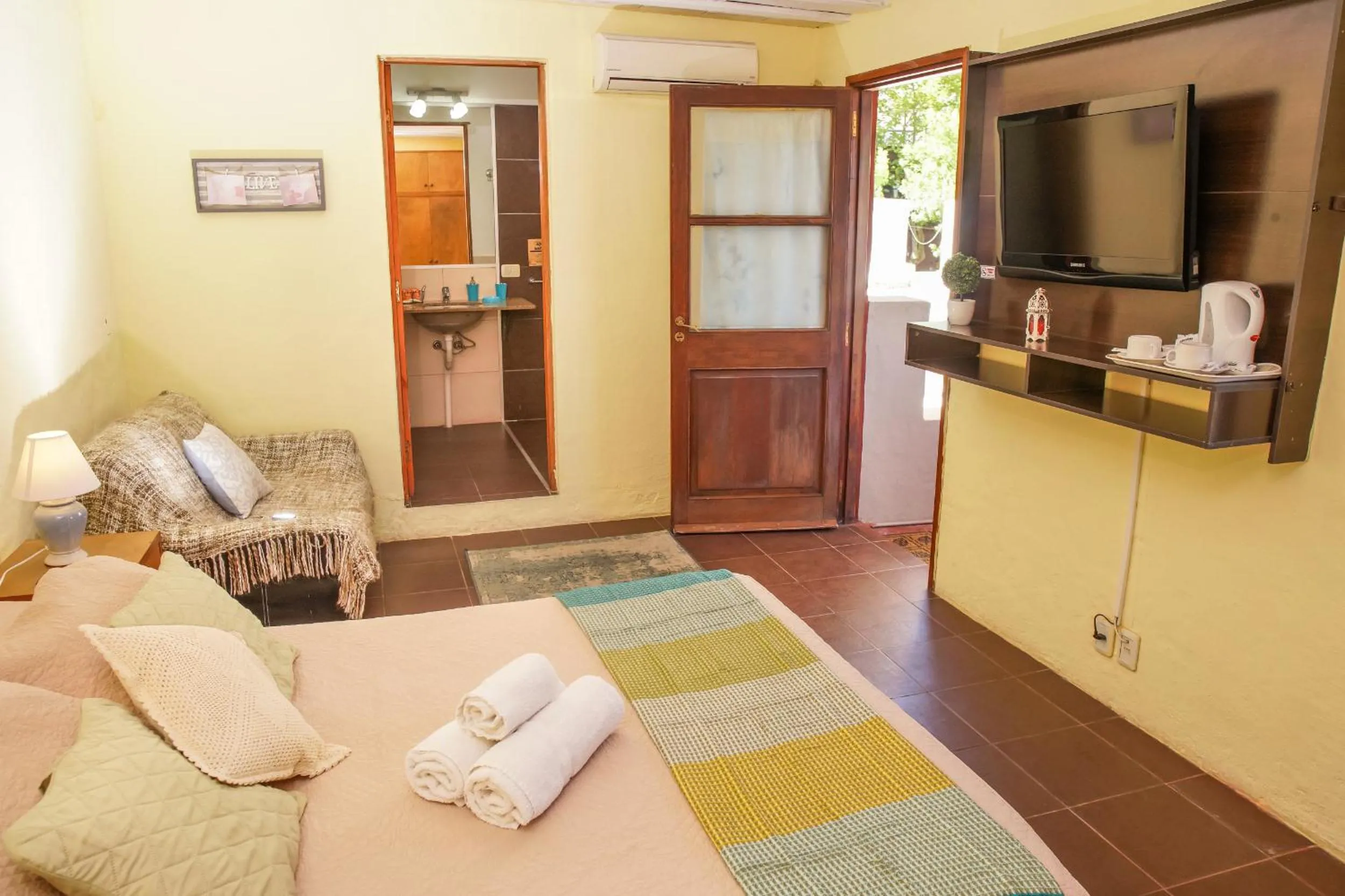Bedroom, Bed in Viajero Posada B&B