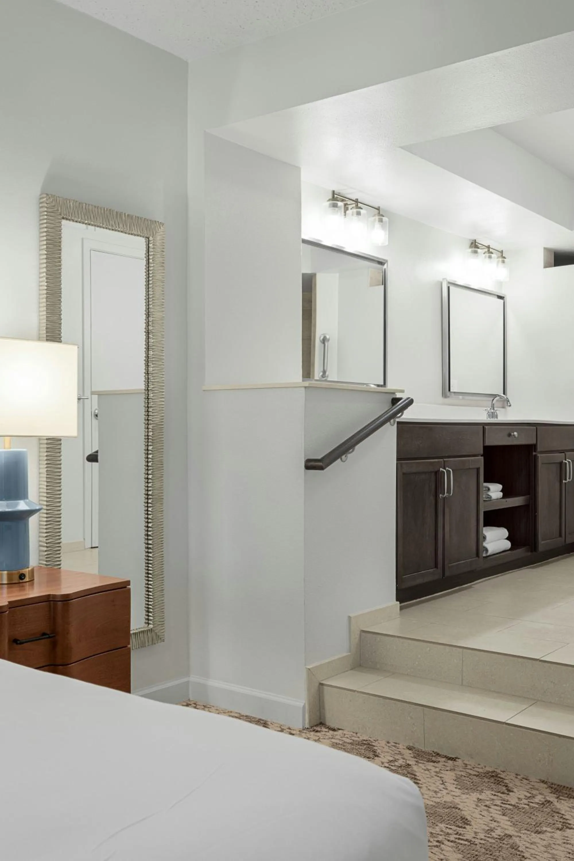 Bathroom, Bed in Marriott's Sabal Palms