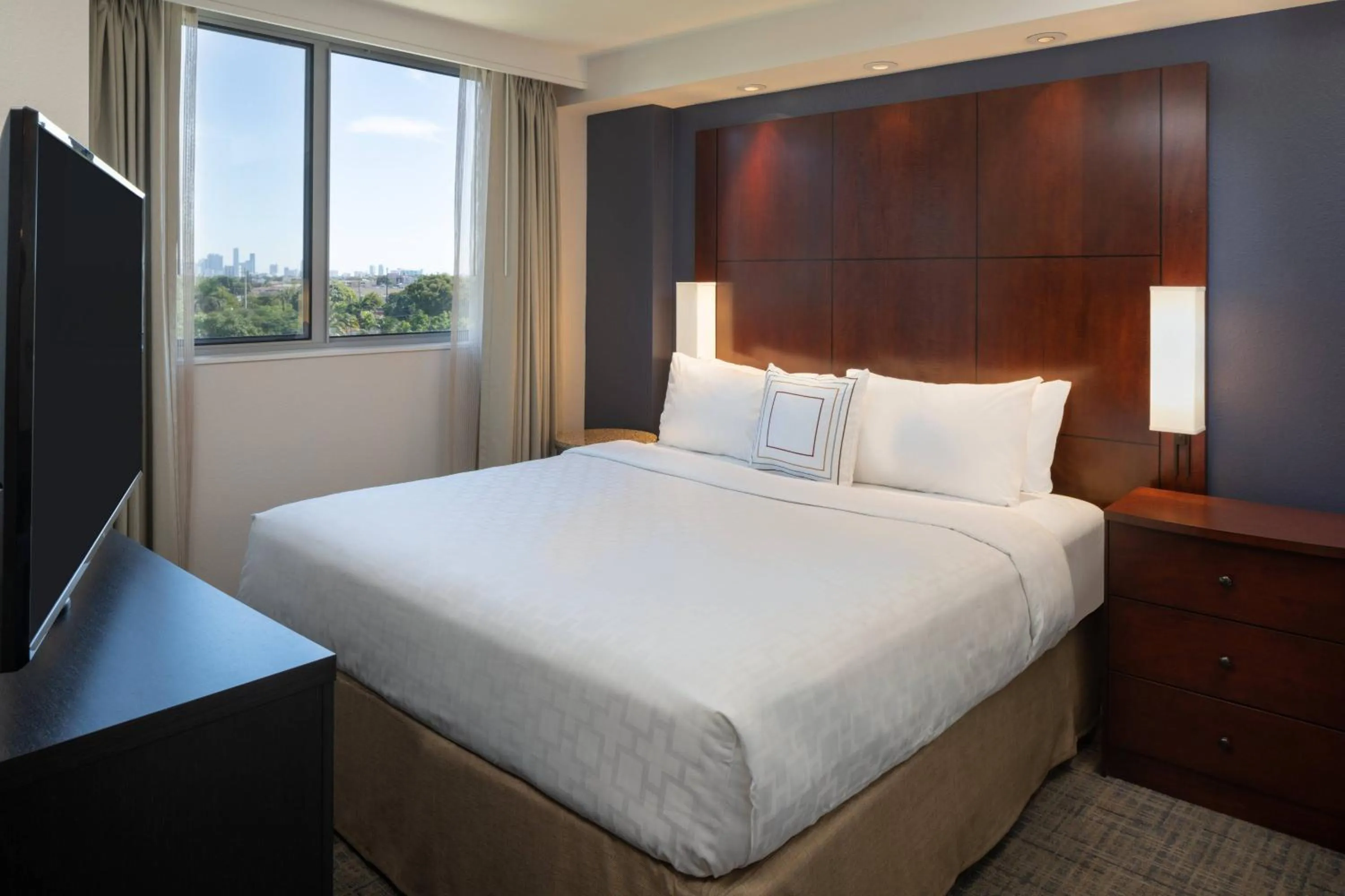 Bedroom, Bed in Residence Inn by Marriott Miami Airport