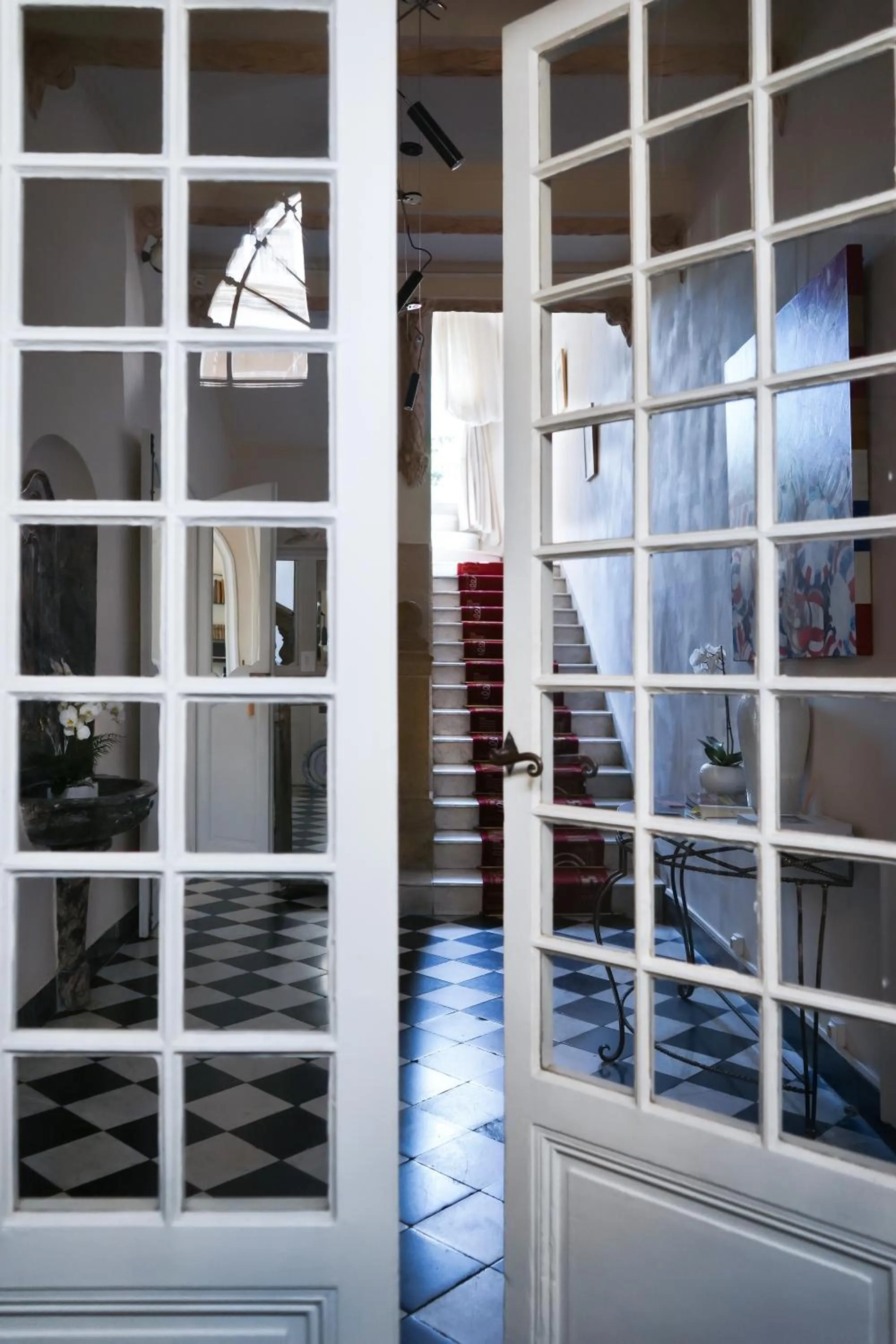 Facade/entrance in Hôtel Particulier Le 28 - Spa & Art Luxury Design by Alain Ducasse