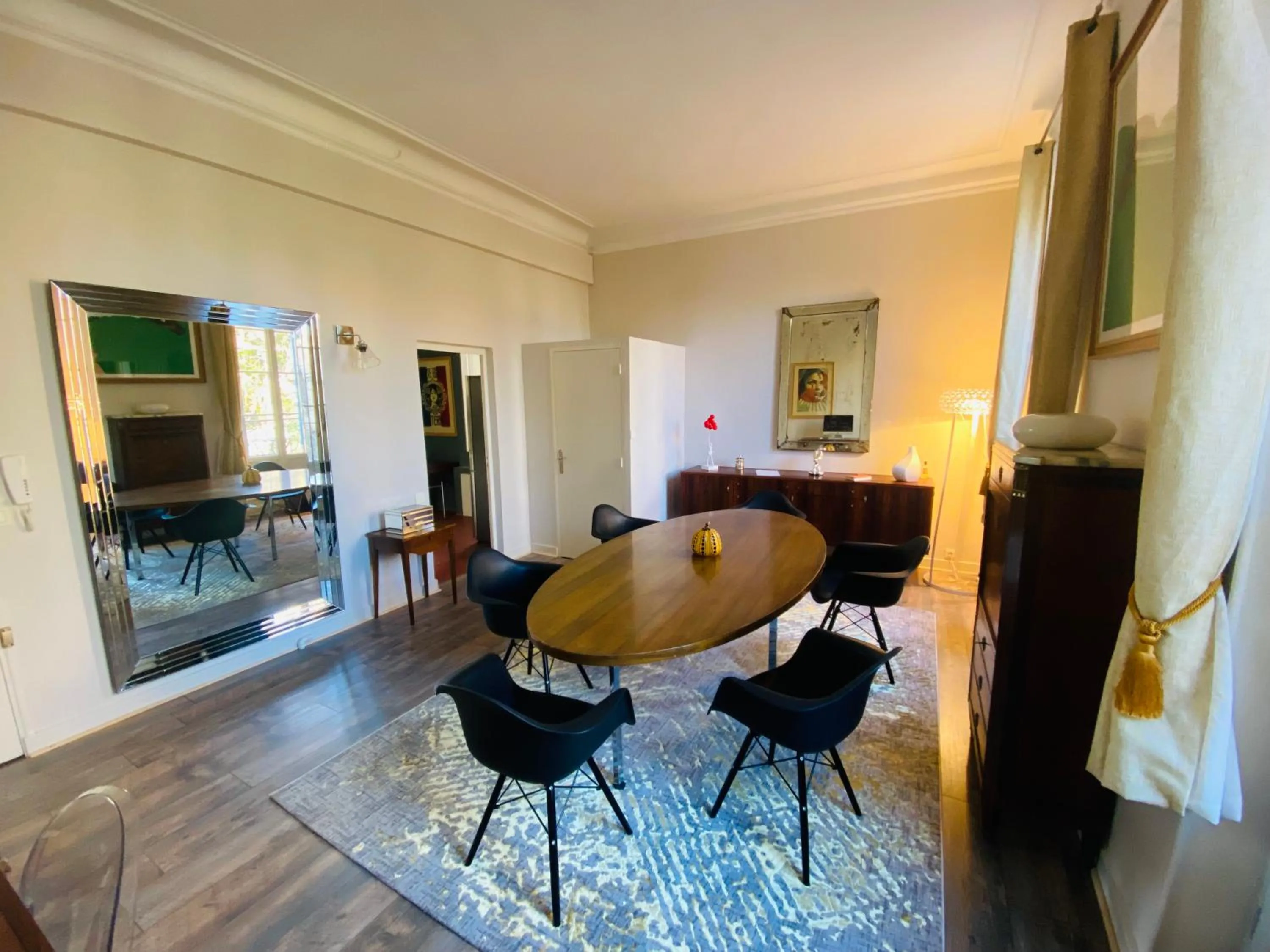 Meals in Hôtel Particulier Le 28 - Spa & Art Luxury Design by Alain Ducasse