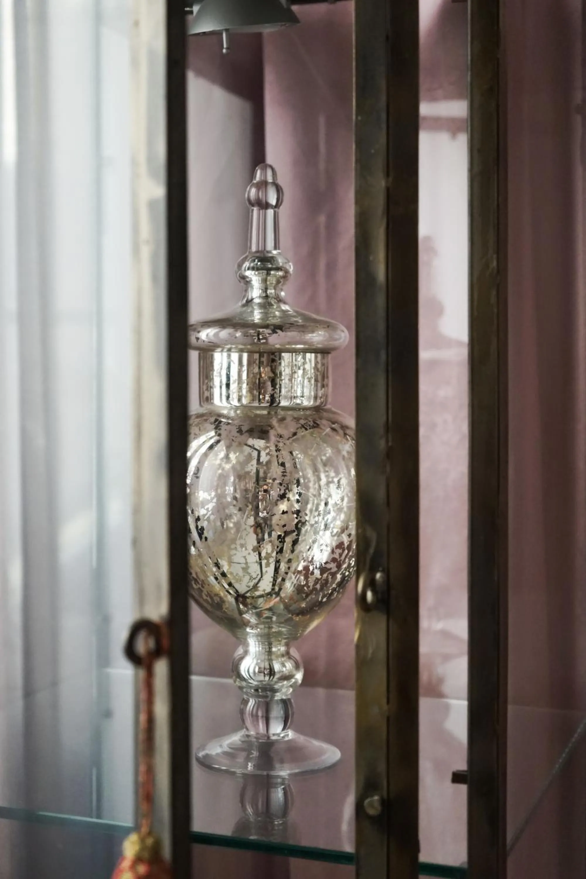 Decorative detail in Hôtel Particulier Le 28 - Spa & Art Luxury Design by Alain Ducasse