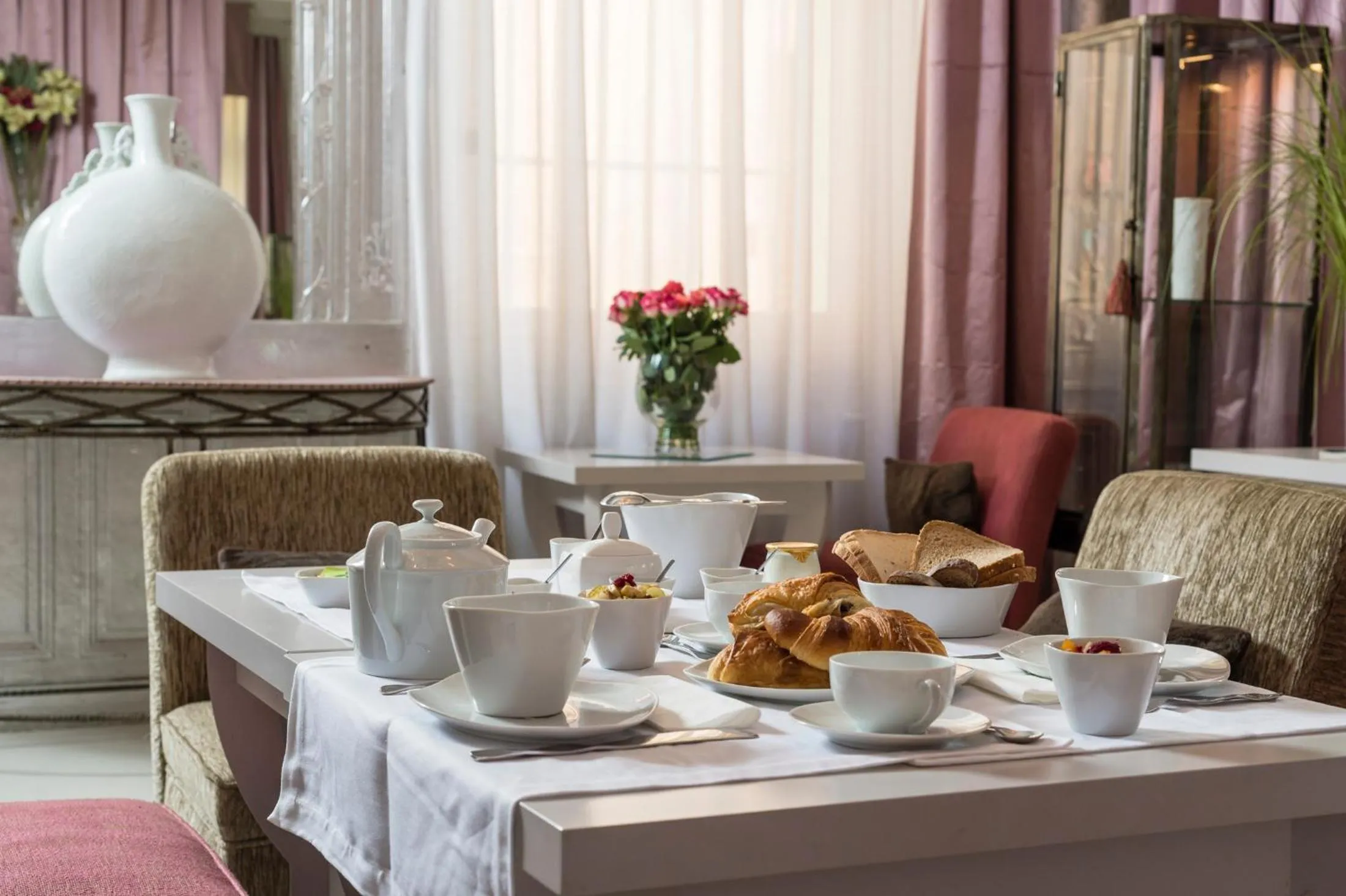 Continental breakfast in Hôtel Particulier Le 28 - Spa & Art Luxury Design by Alain Ducasse