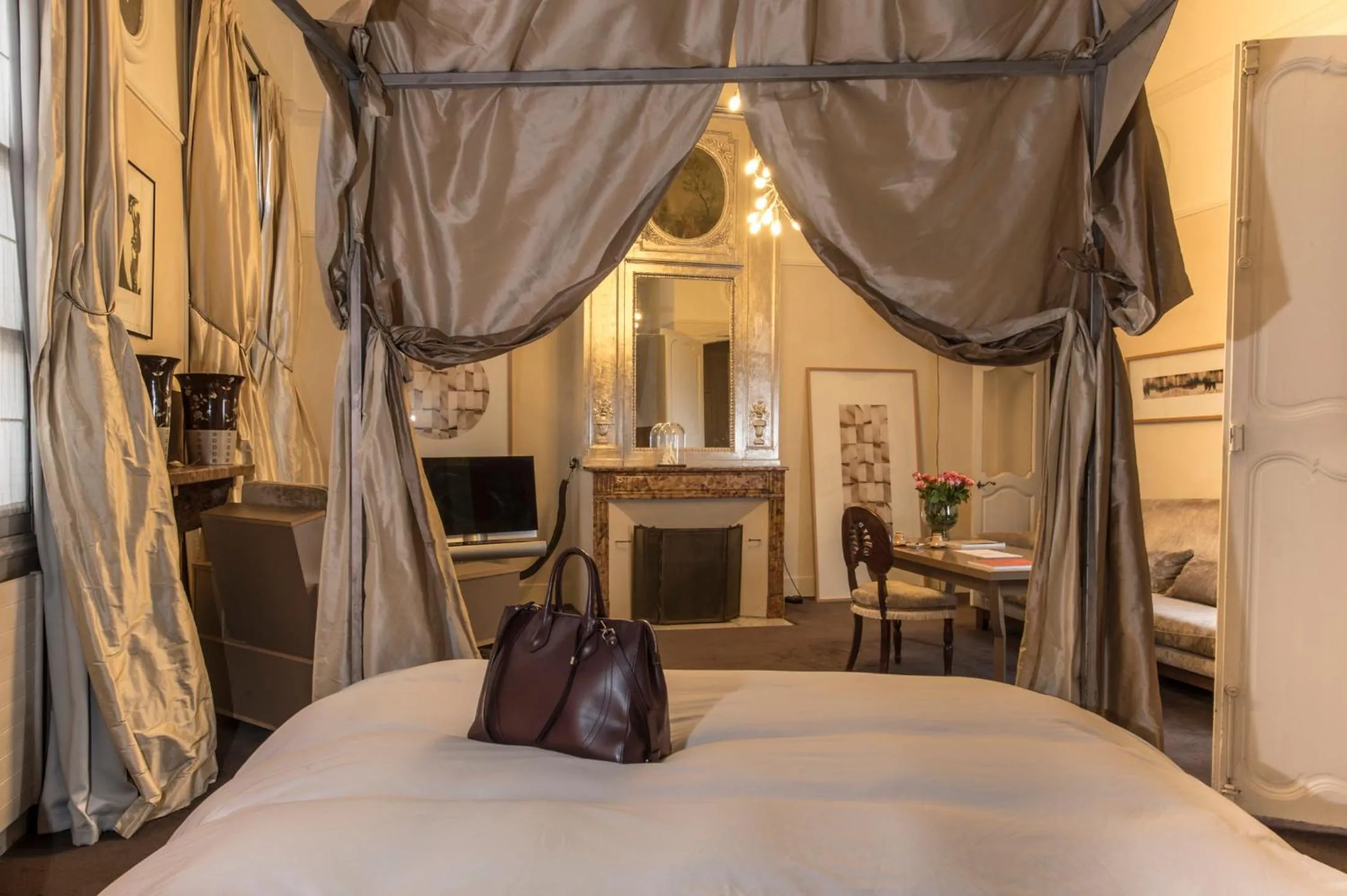 Decorative detail, Bed in Hôtel Particulier Le 28 - Spa & Art Luxury Design by Alain Ducasse