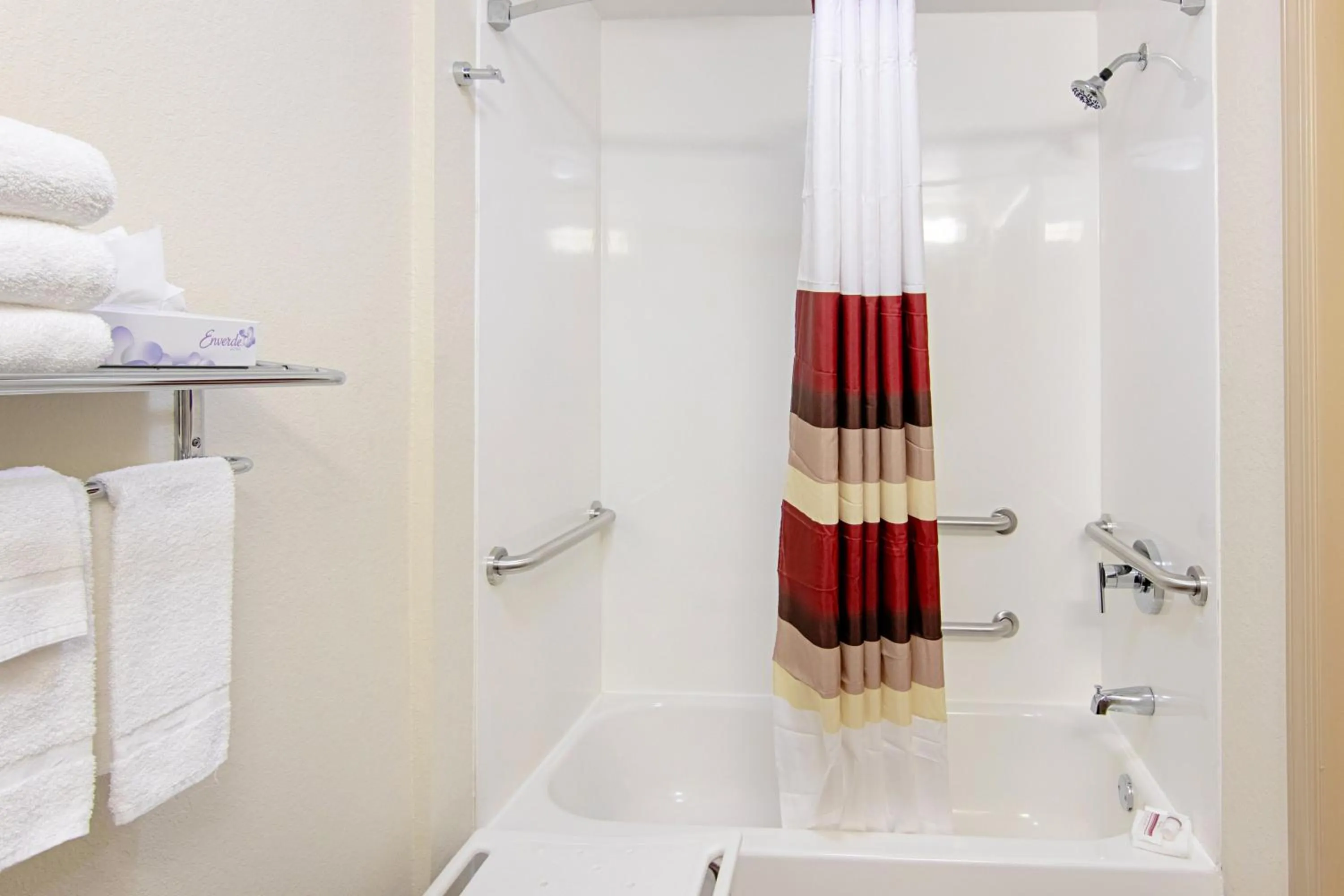 Photo of the whole room in Red Roof Inn Locust Grove