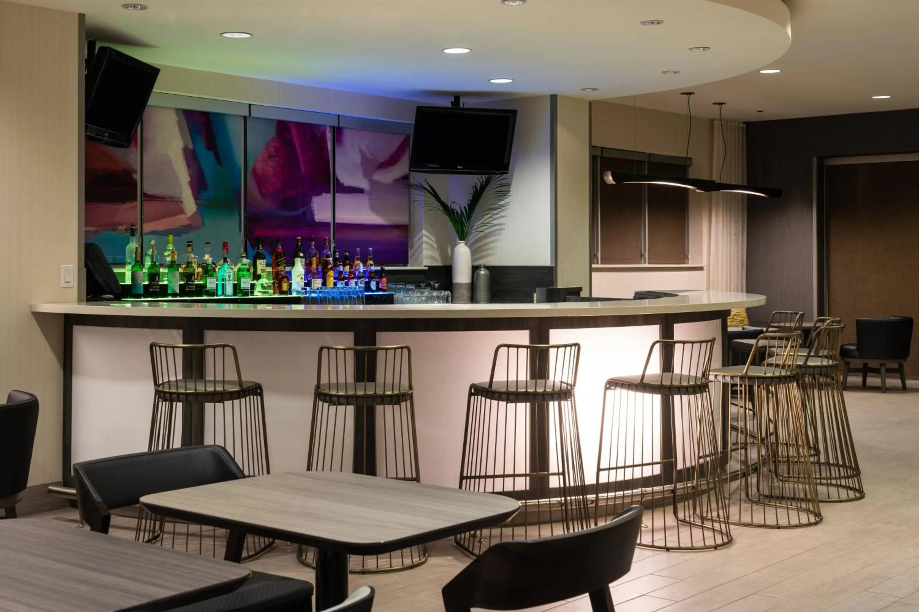 Restaurant/places to eat in SpringHill Suites Miami Downtown/Medical Center