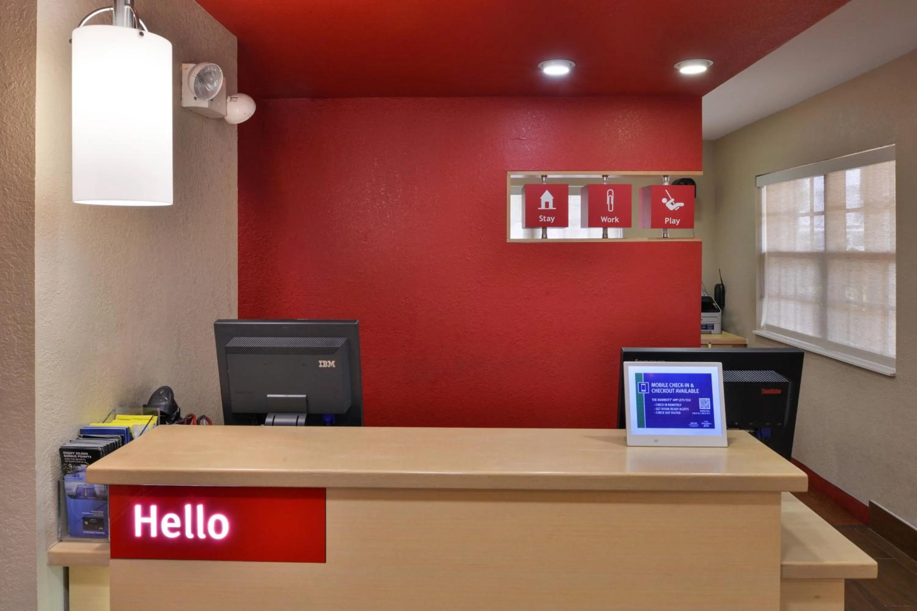 Lobby or reception in TownePlace Suites Miami West Doral Area