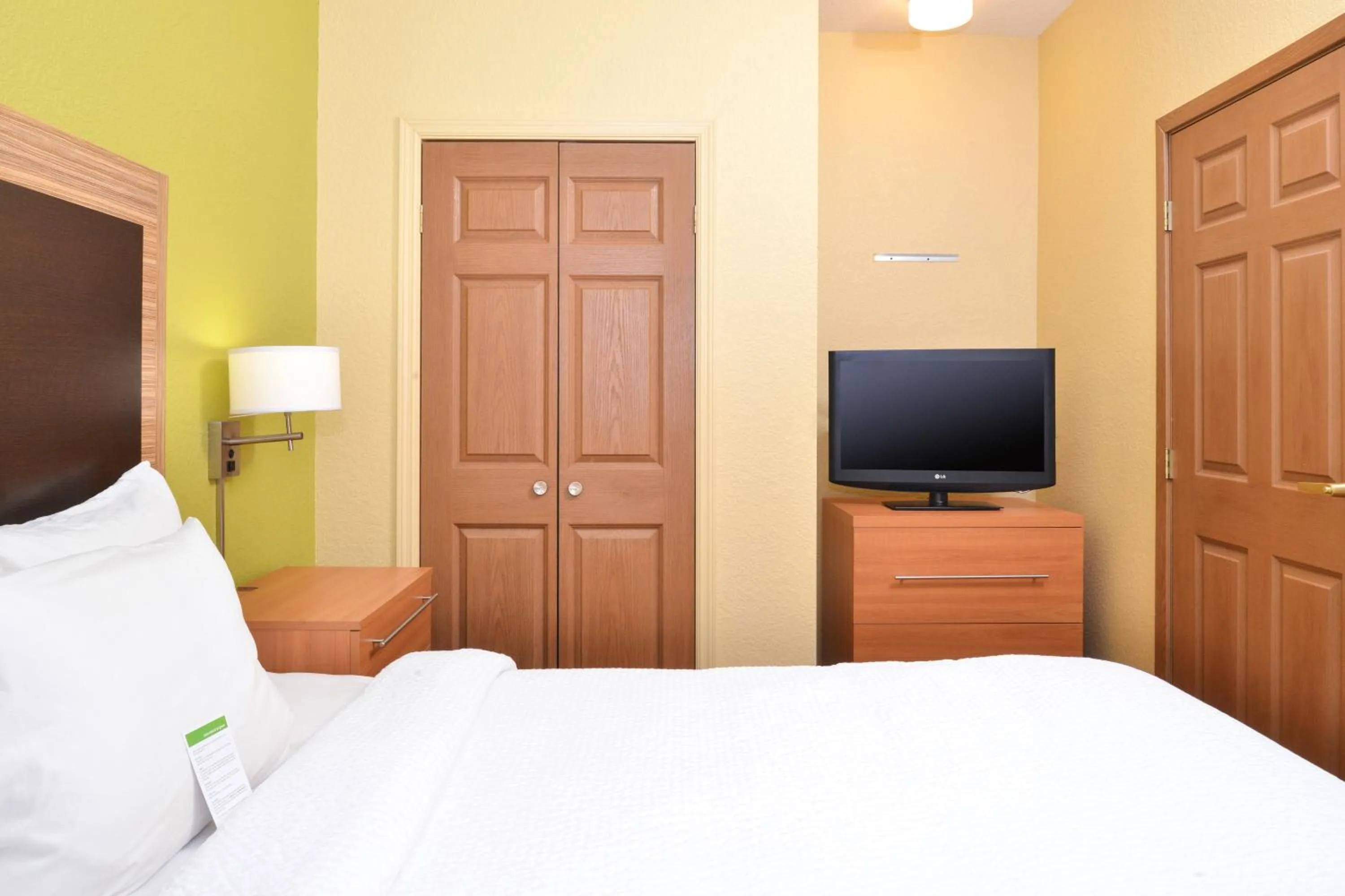 Bedroom in TownePlace Suites Miami West Doral Area