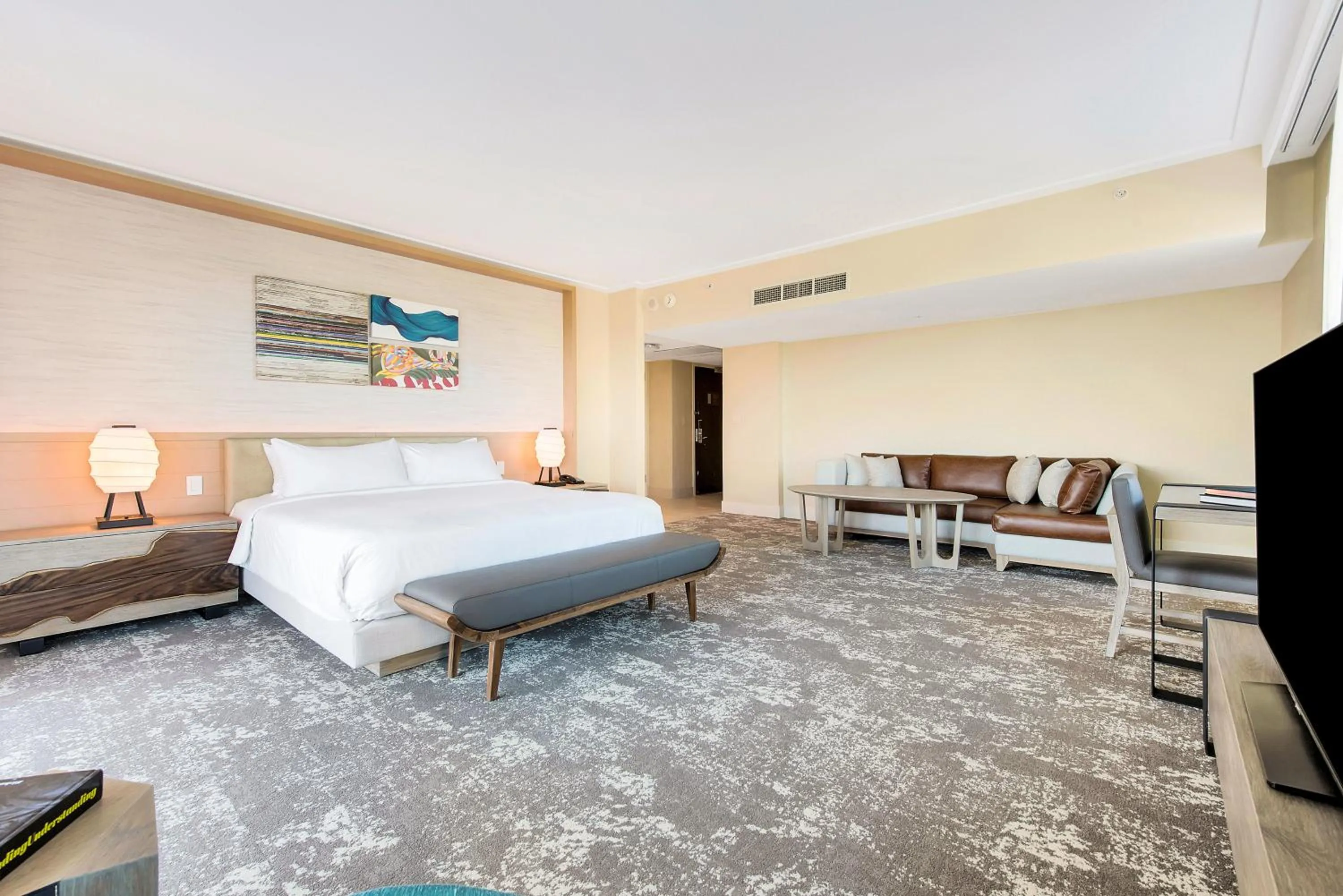 Photo of the whole room, Bed in Eden Roc Miami Beach