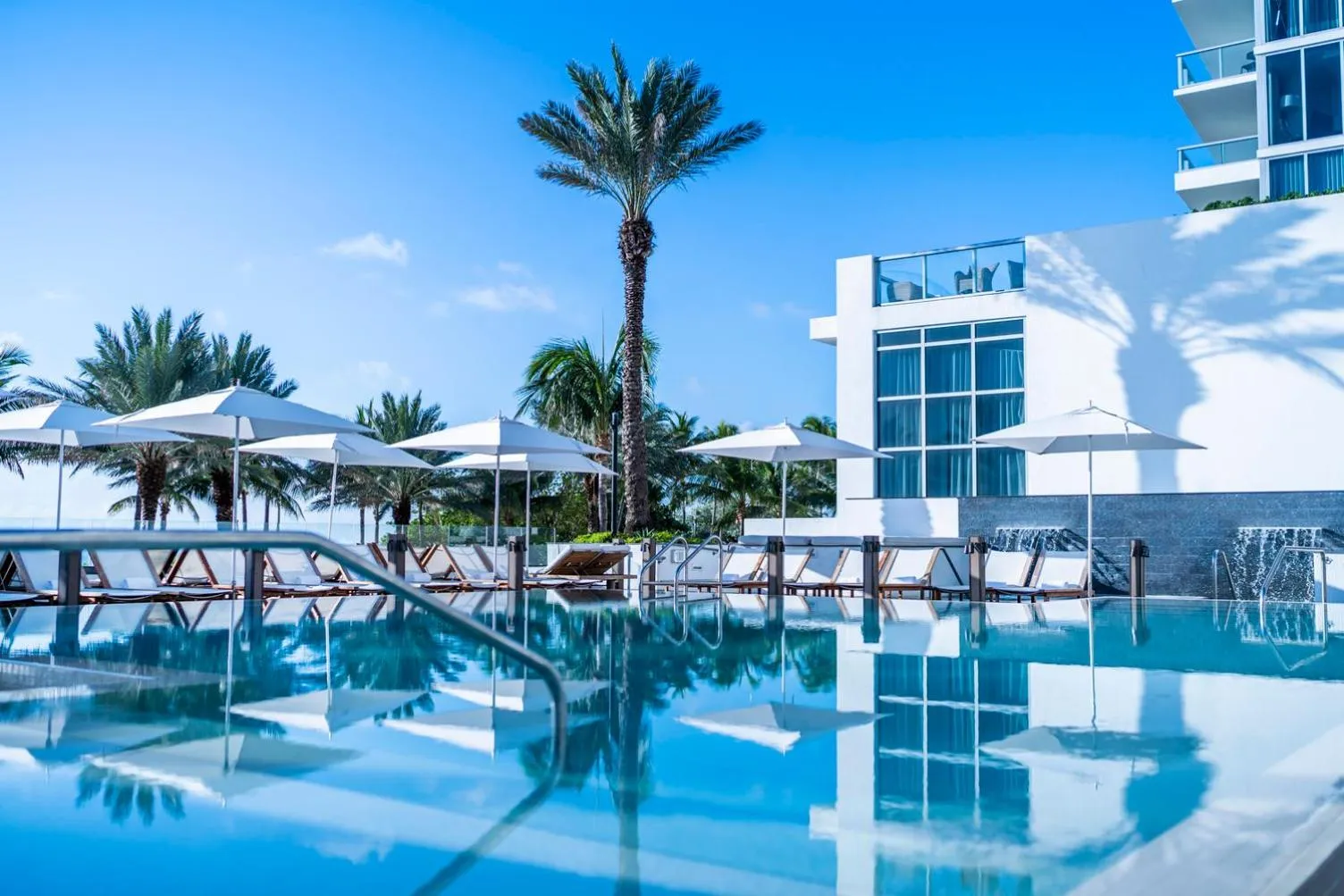 Pool view in Eden Roc Miami Beach