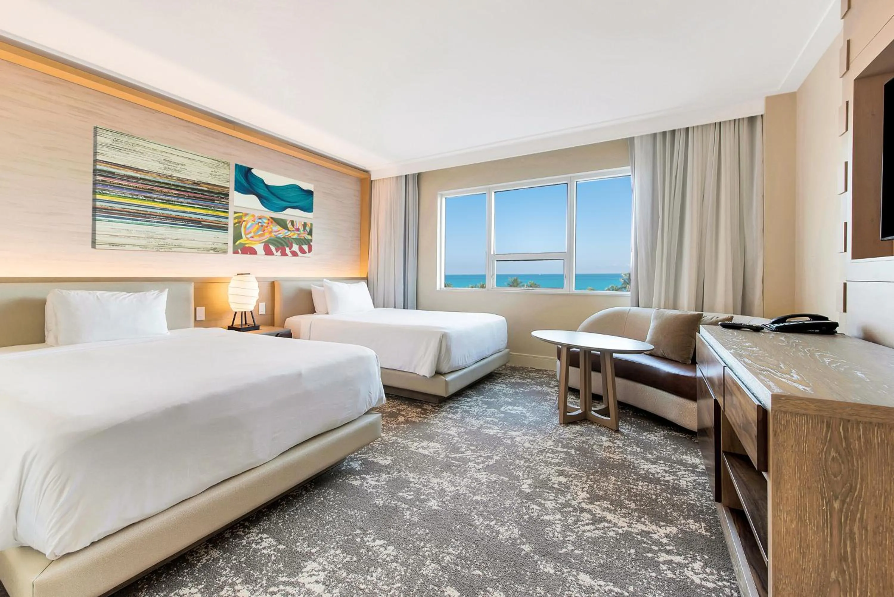 Sea view, Bed in Eden Roc Miami Beach