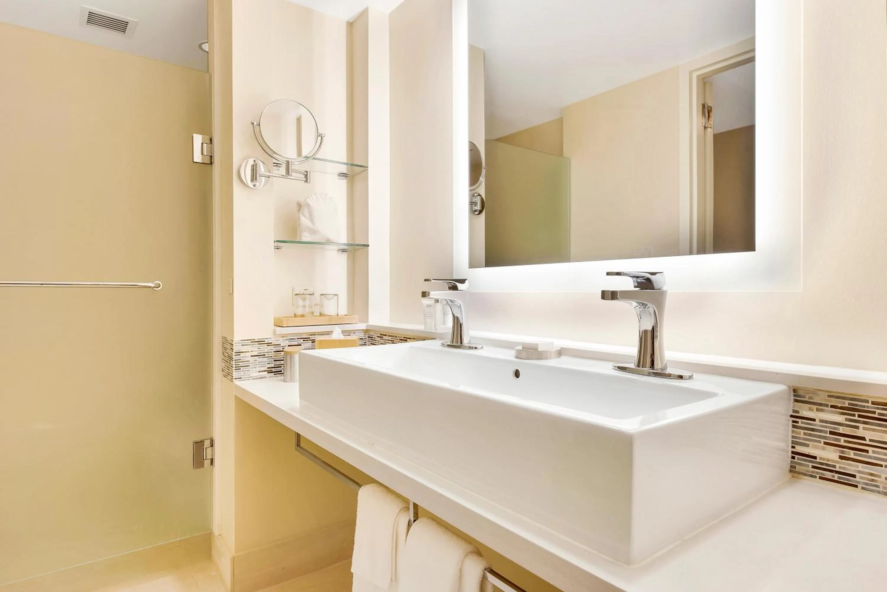 Bathroom in Eden Roc Miami Beach