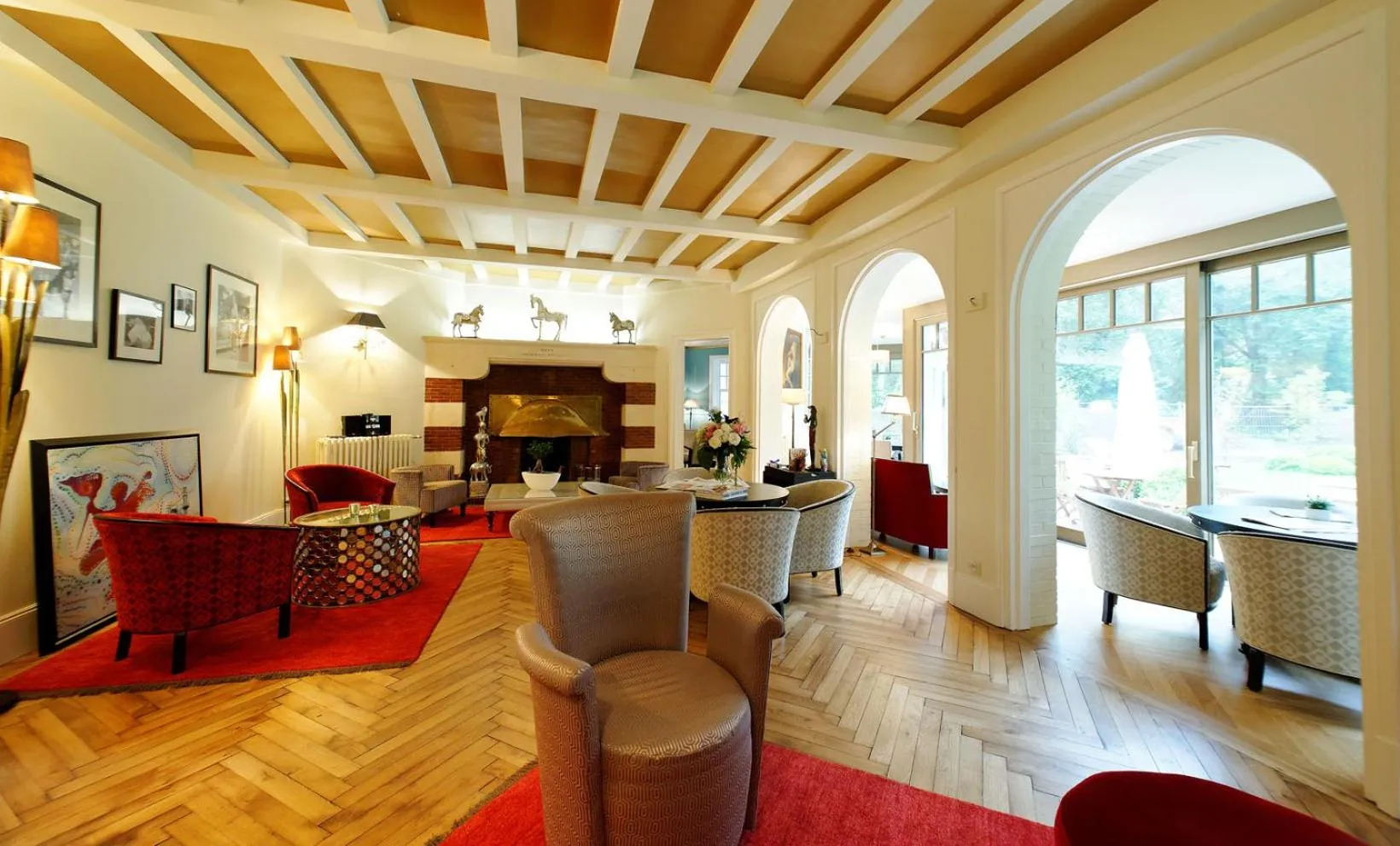 Communal lounge/ TV room in Demeure d'Hôtes Haec Otia