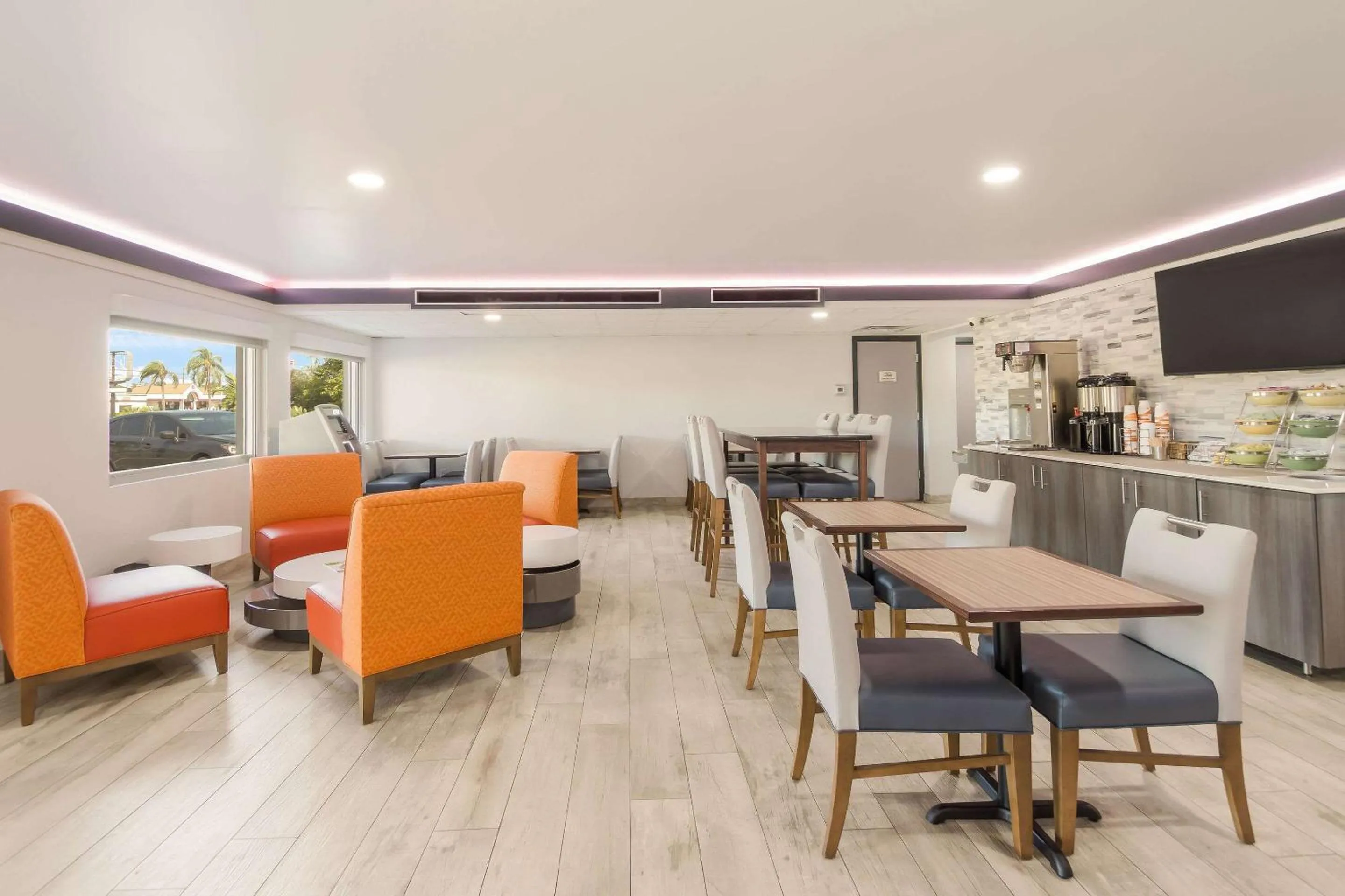 Restaurant/places to eat in Quality Inn Bradenton - Sarasota North