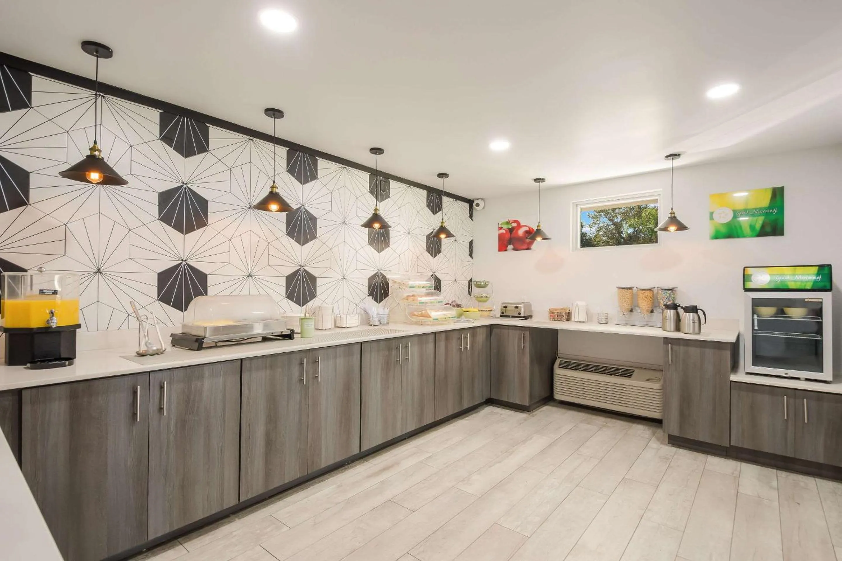 Restaurant/places to eat in Quality Inn Bradenton - Sarasota North