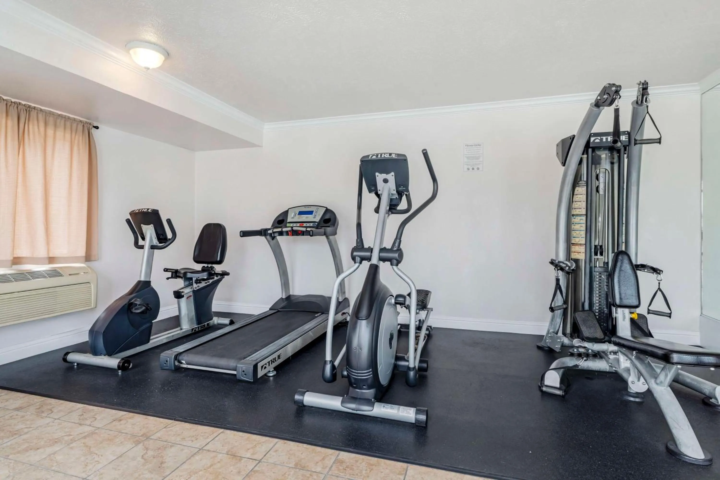 Fitness centre/facilities in Best Western Salinas Monterey