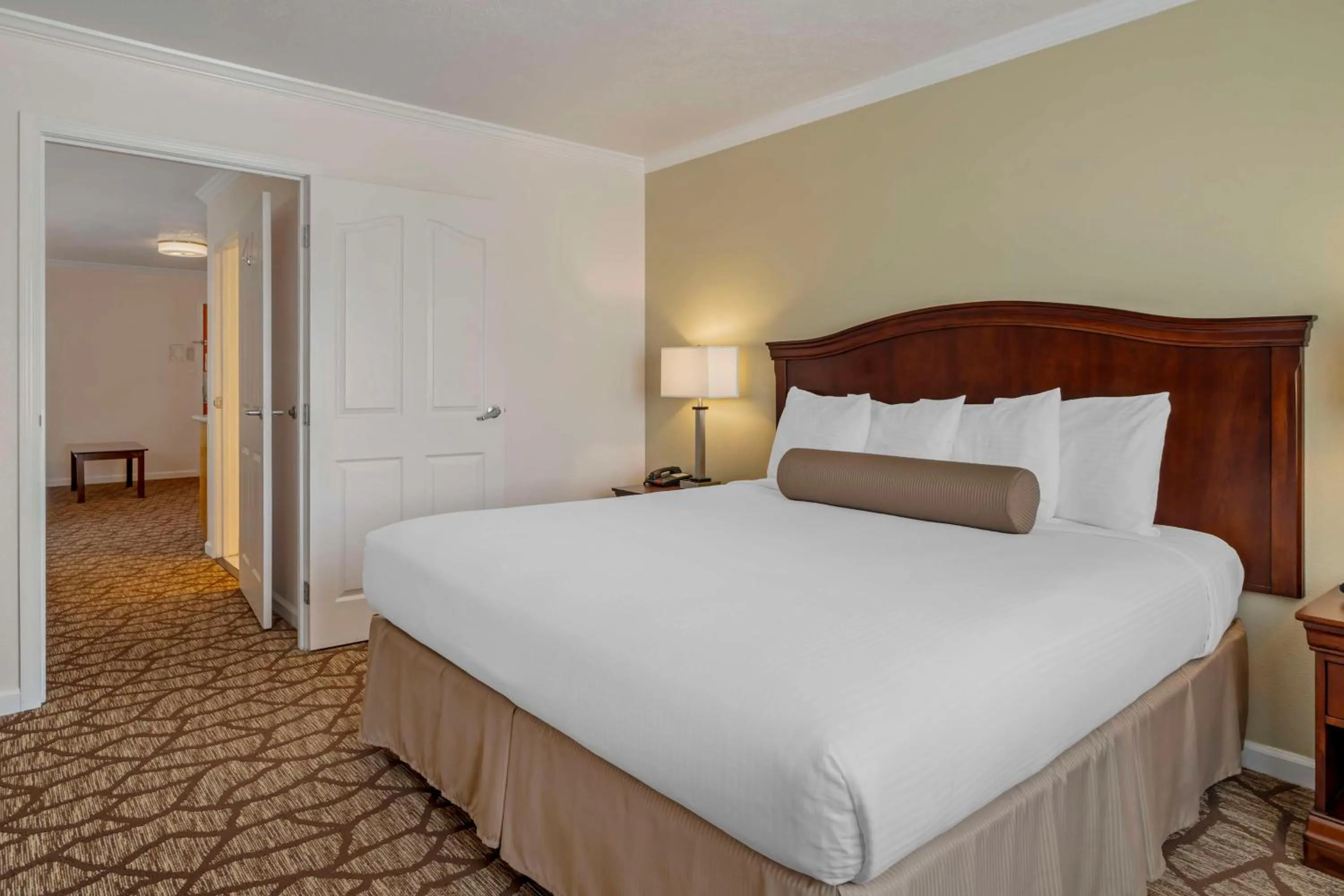 Bedroom, Bed in Best Western Salinas Monterey