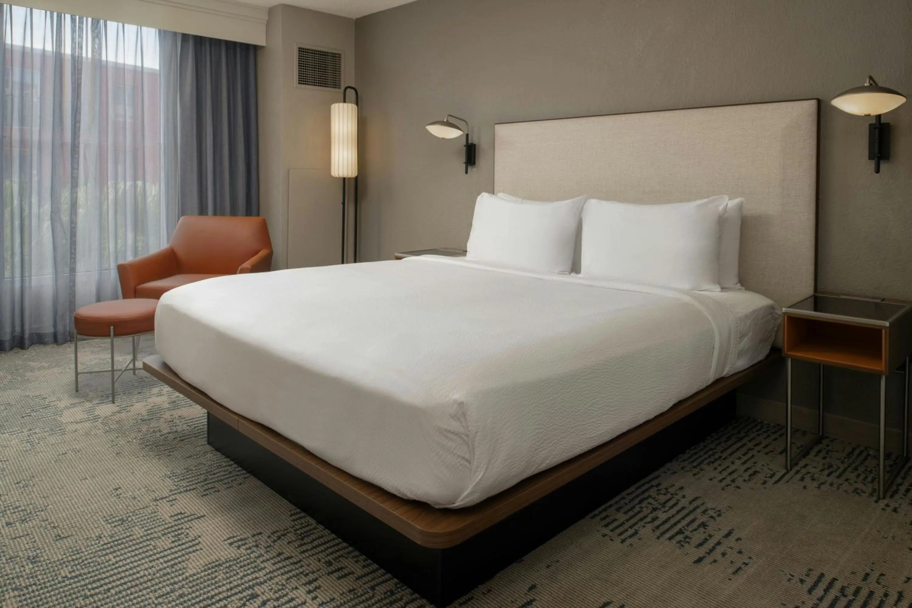 Photo of the whole room, Bed in Courtyard by Marriott New Orleans Warehouse Arts District