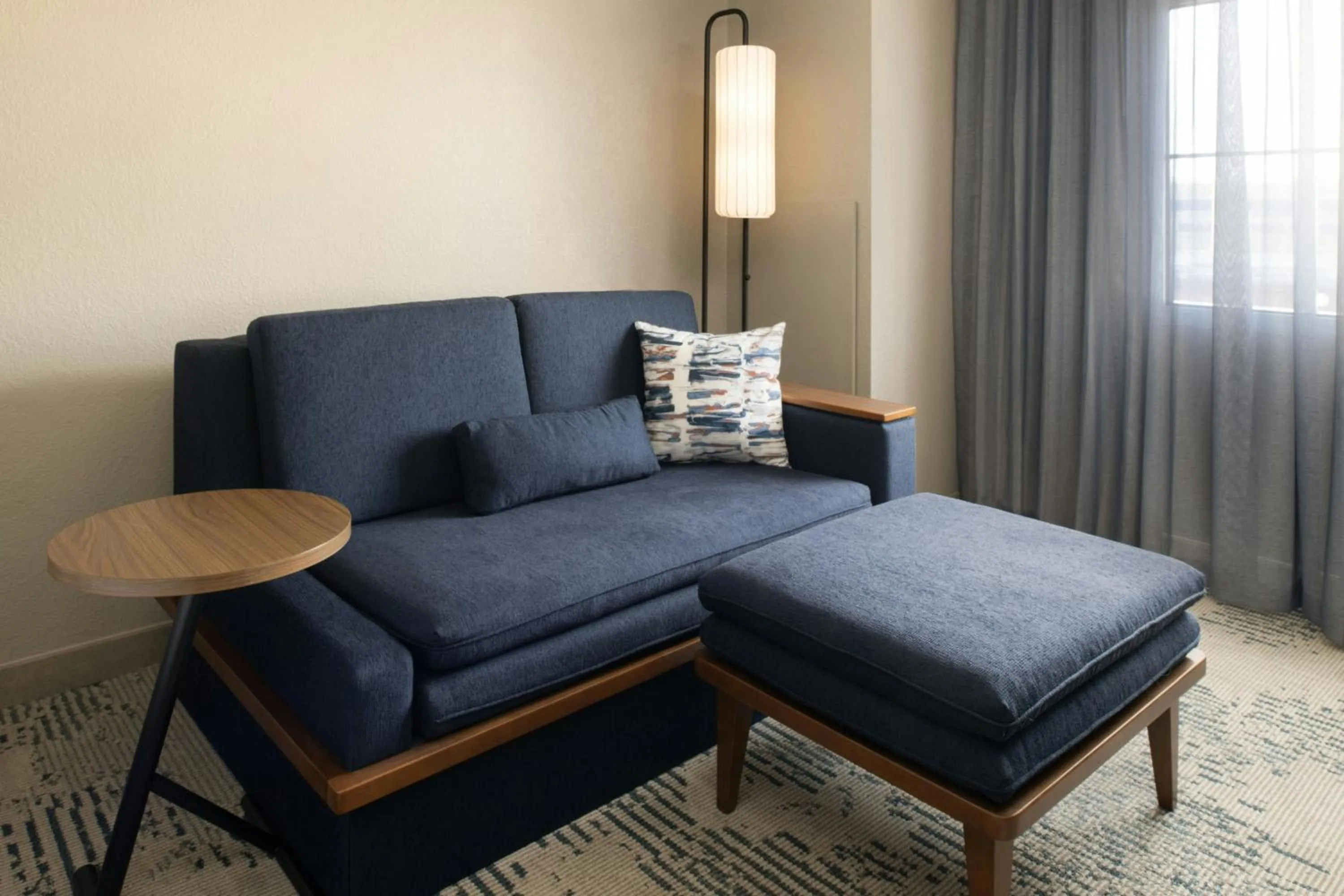 Photo of the whole room in Courtyard by Marriott New Orleans Warehouse Arts District