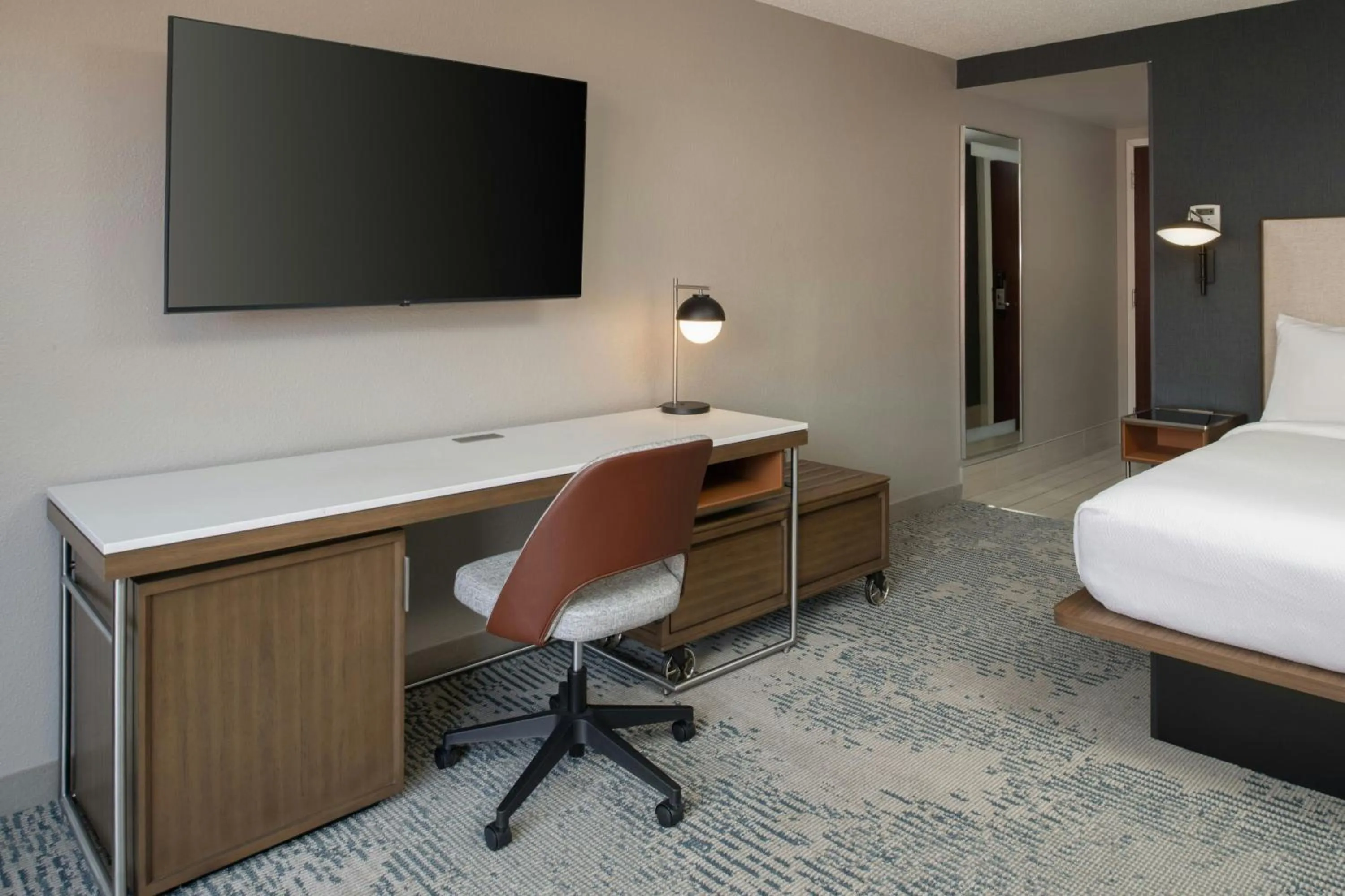 Photo of the whole room, Bed in Courtyard by Marriott New Orleans Warehouse Arts District