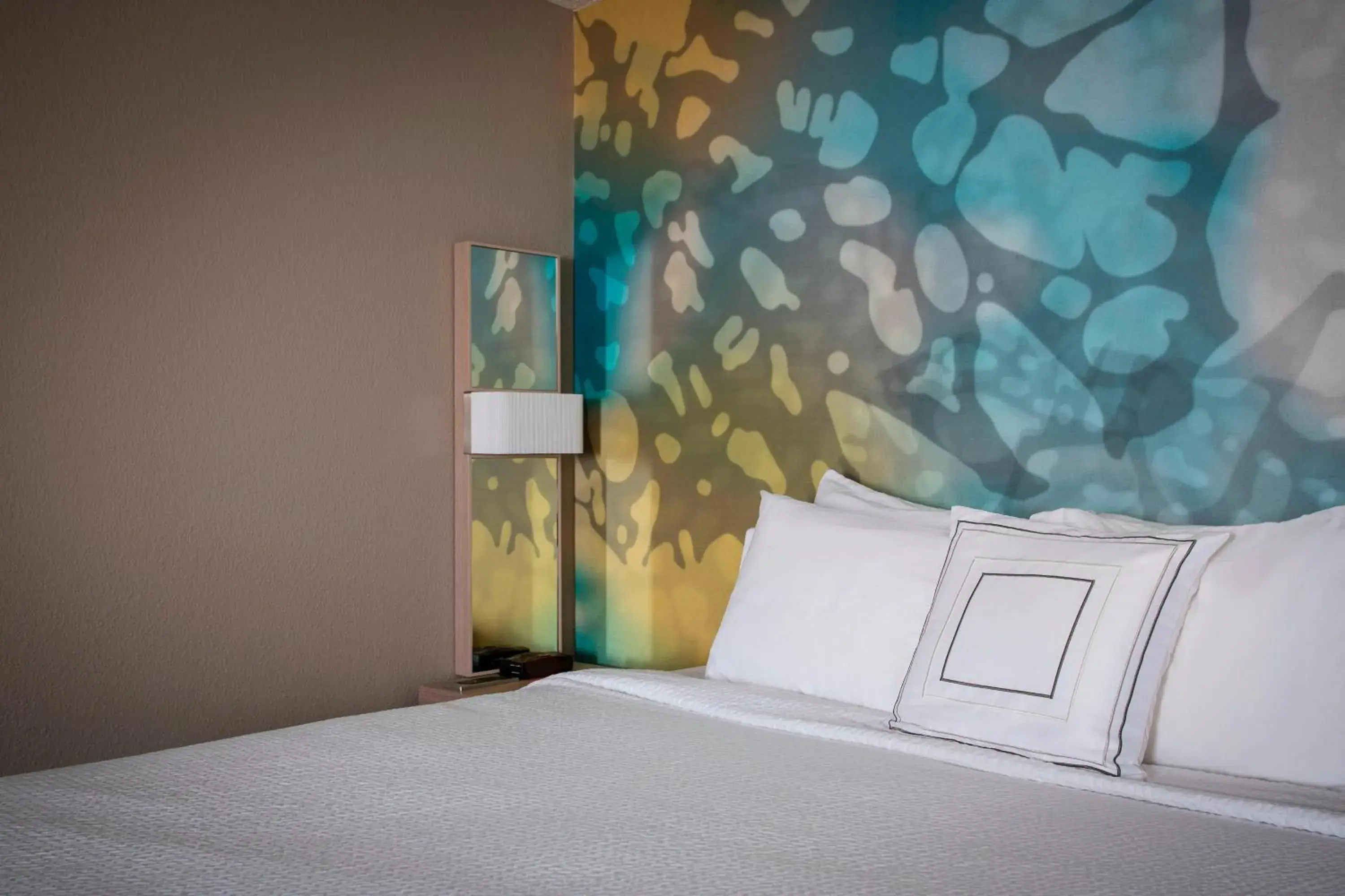 King Room with Balcony in Courtyard by Marriott New Orleans Warehouse Arts District King Room with Balcony in Courtyard by Marriott New Orleans Warehouse Arts District