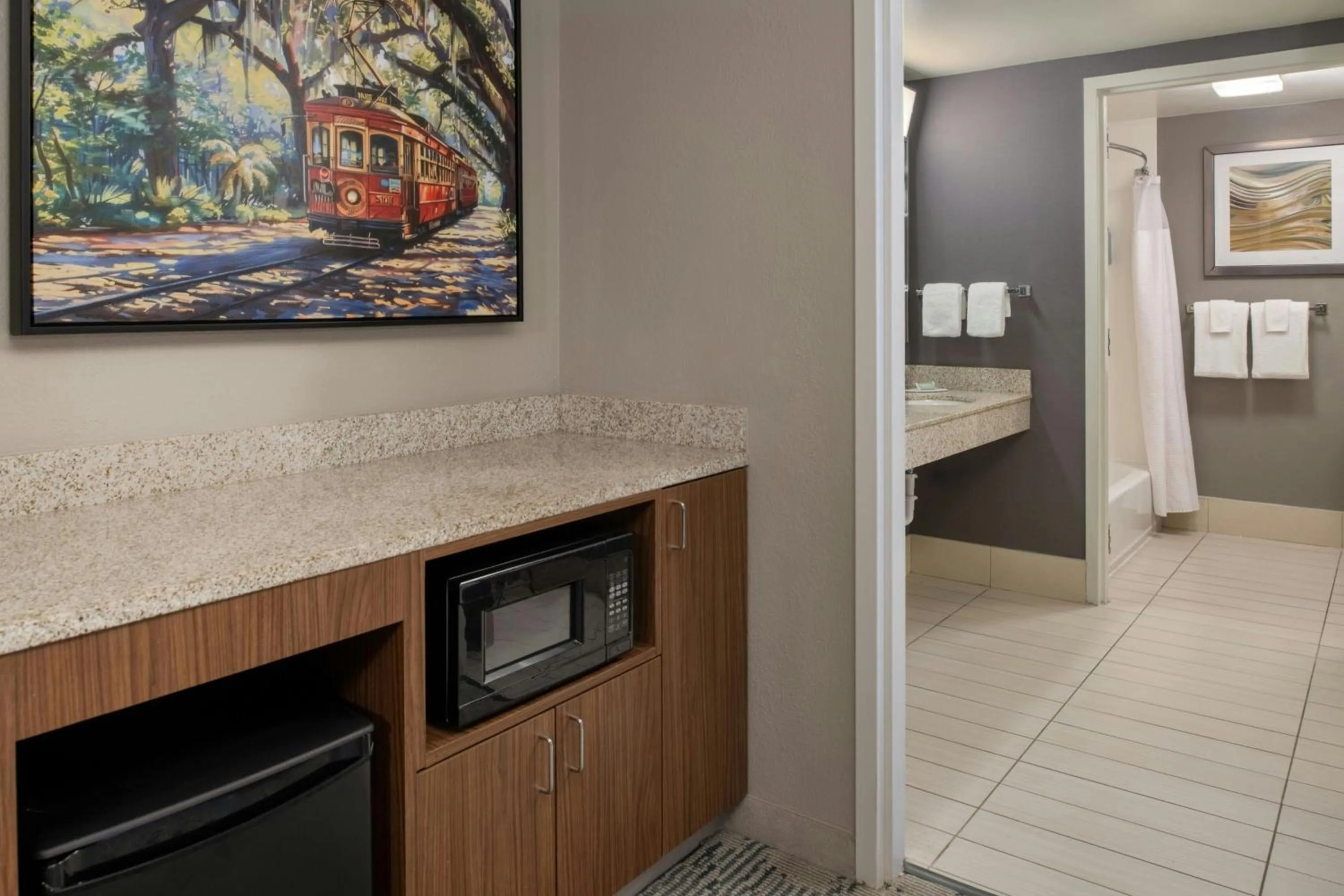 Photo of the whole room in Courtyard by Marriott New Orleans Warehouse Arts District