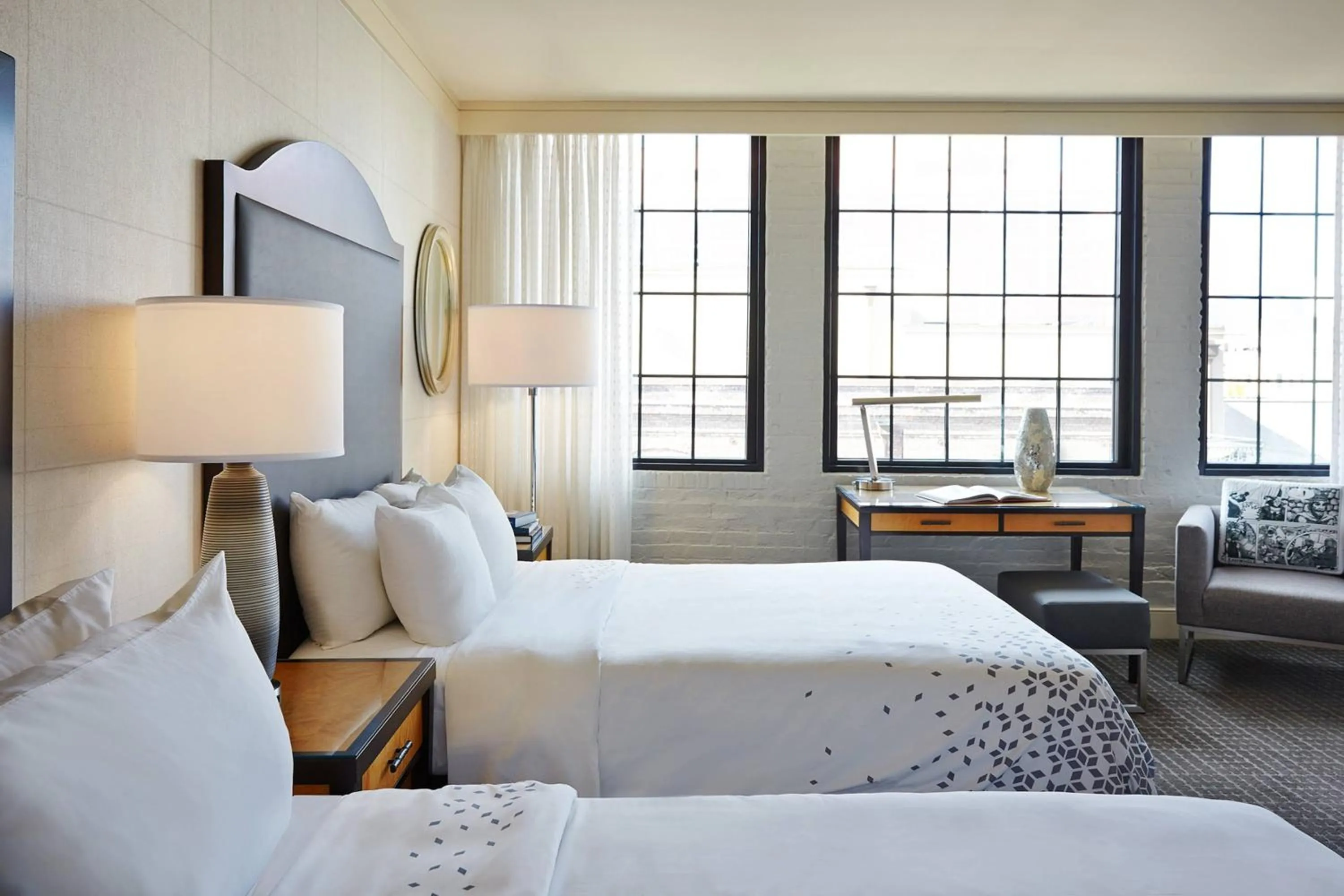 Photo of the whole room, Bed in Renaissance New Orleans Arts Warehouse District Hotel