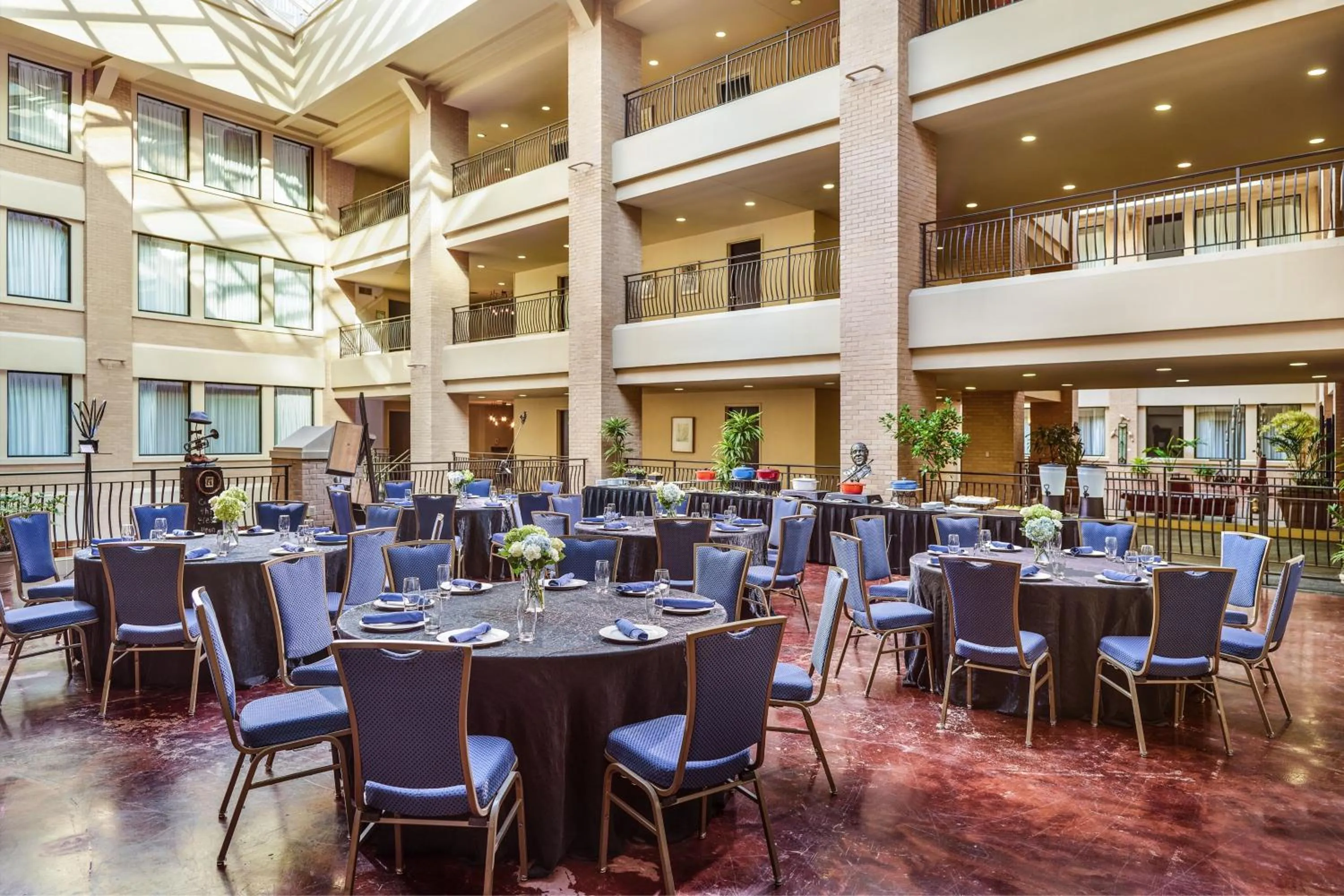 Meeting/conference room in Renaissance New Orleans Arts Warehouse District Hotel
