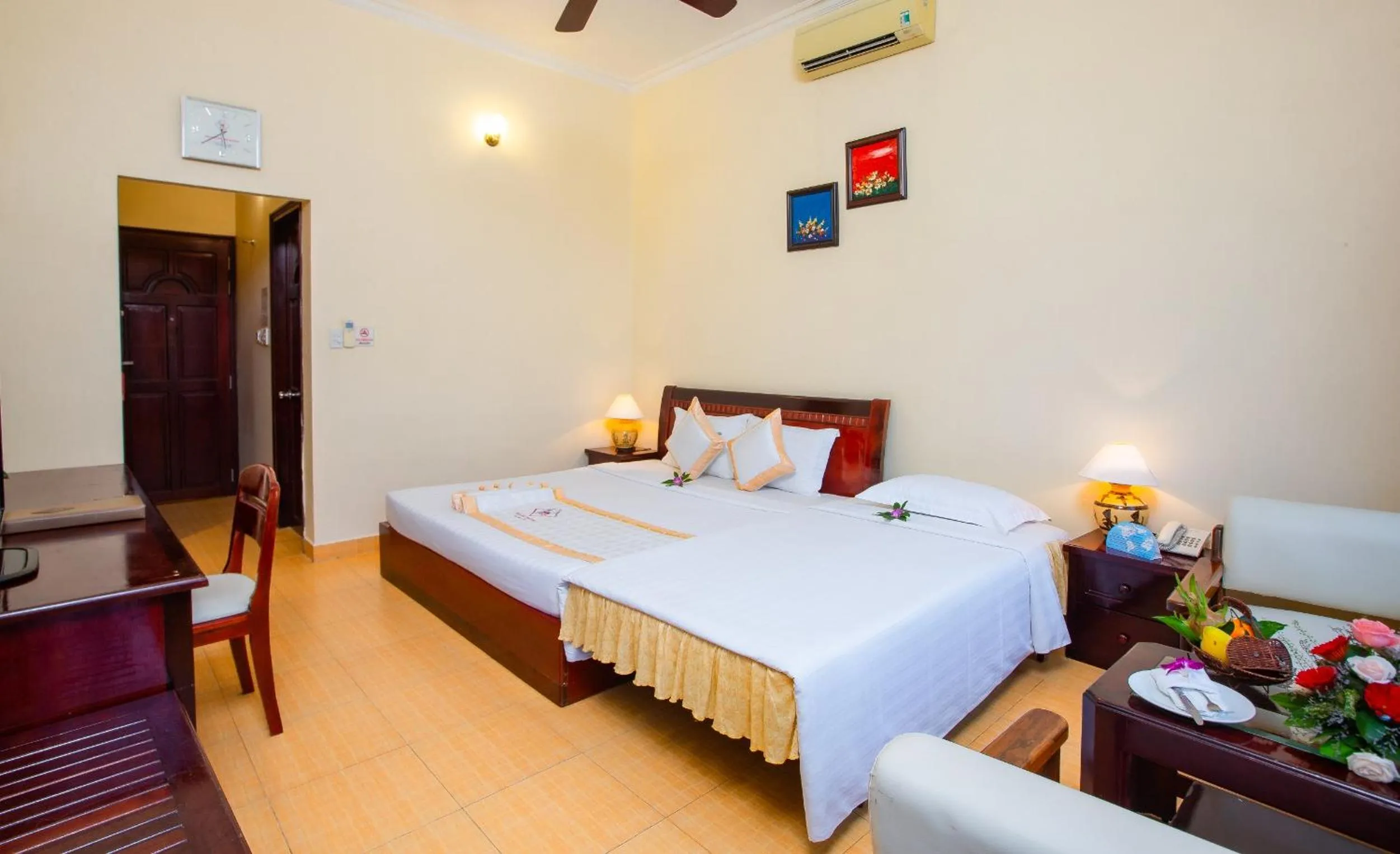 Bedroom, Bed in TIEN DAT MUI NE Resort & Spa