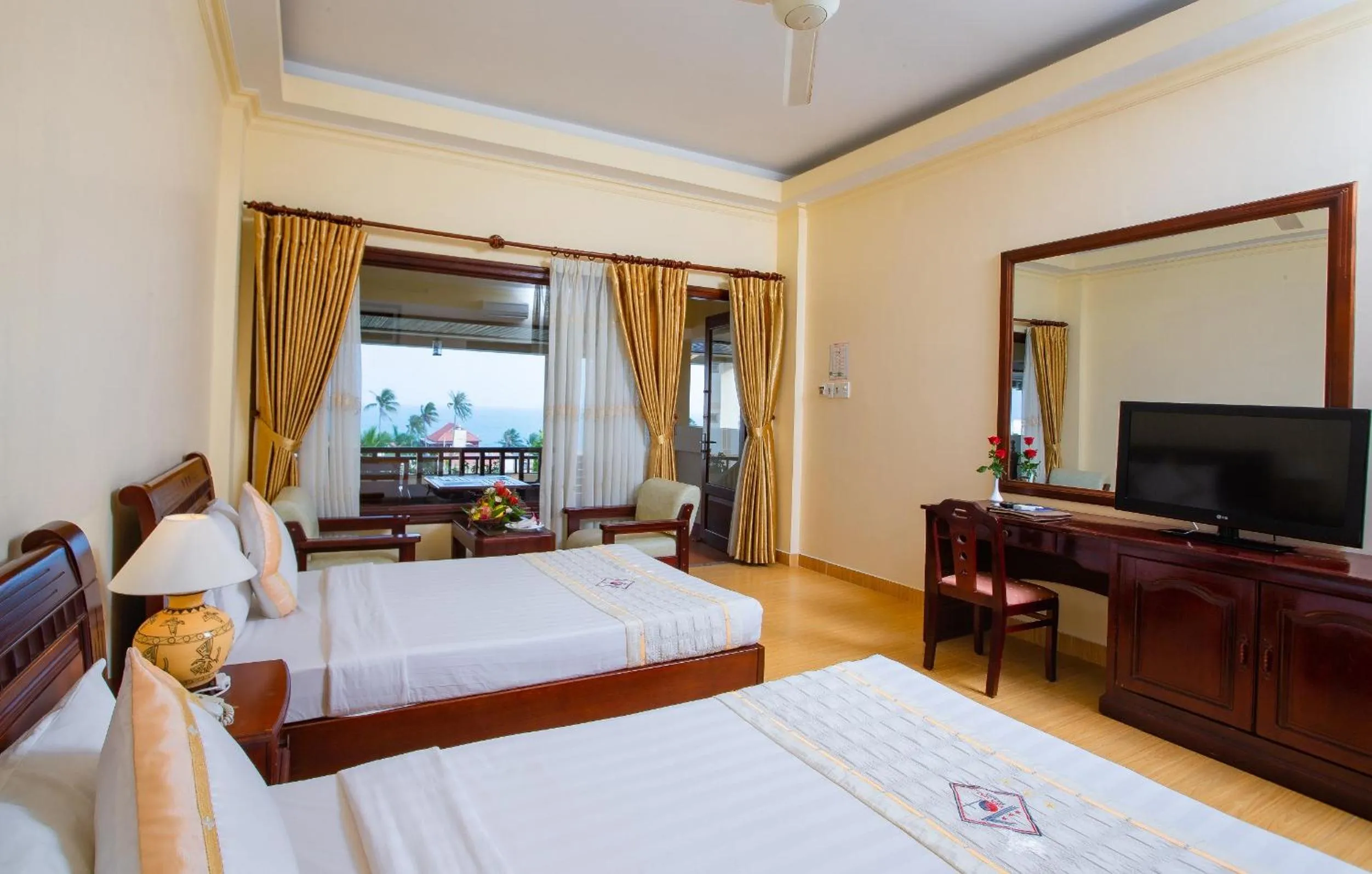 Bedroom, Bed in TIEN DAT MUI NE Resort & Spa