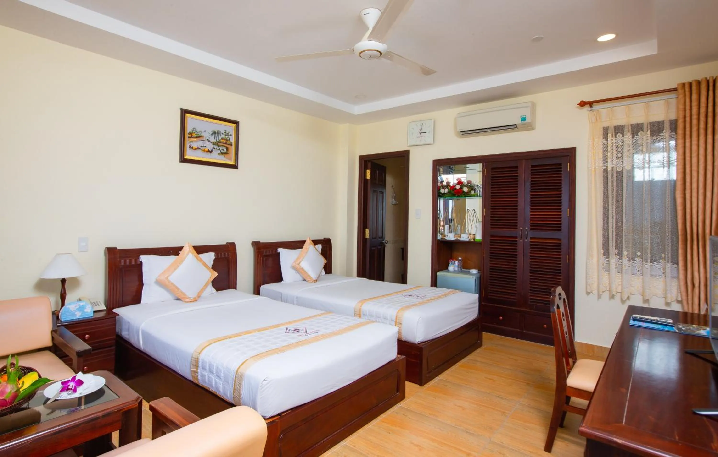 Bed in TIEN DAT MUI NE Resort & Spa