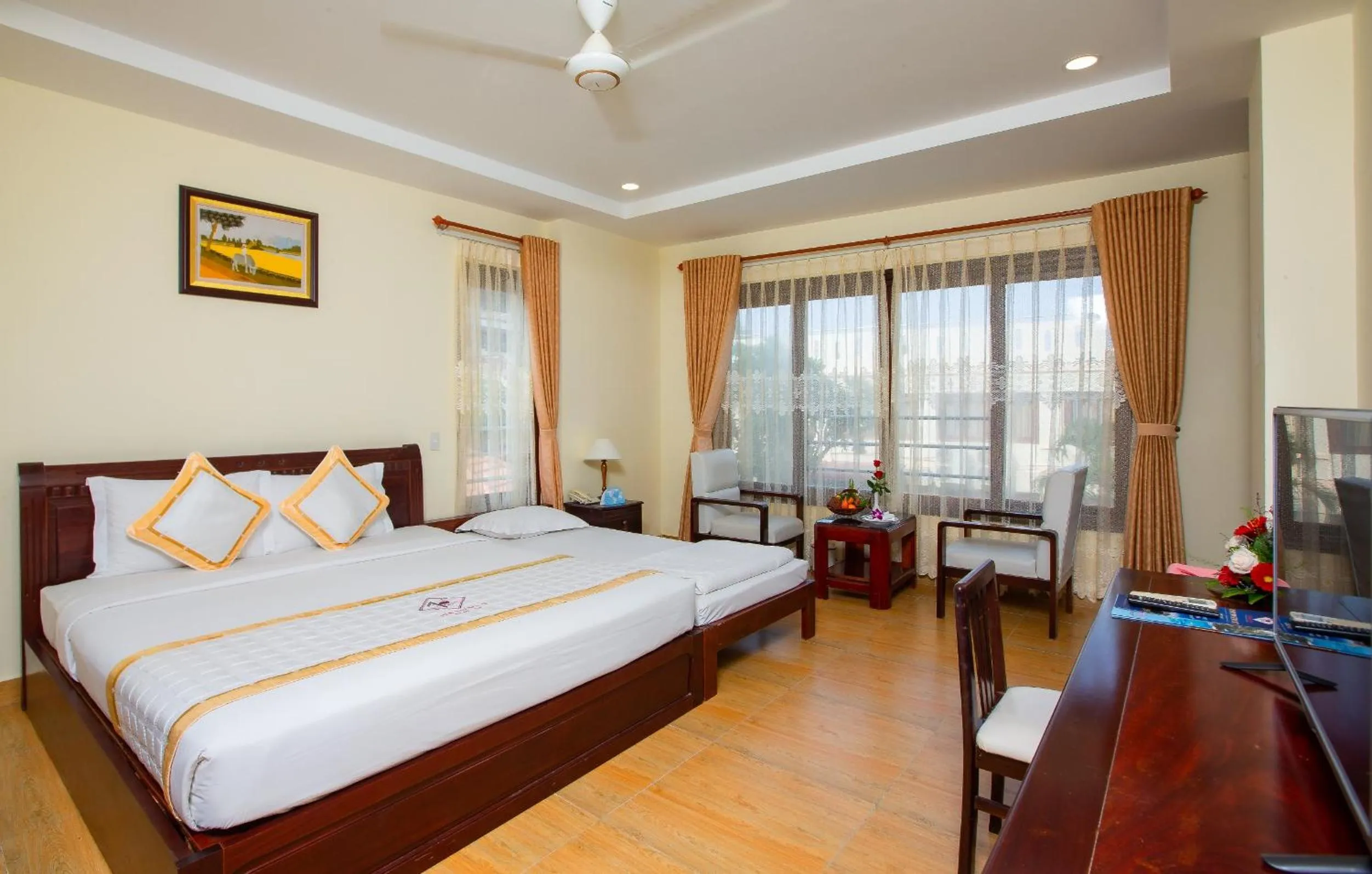 Bed in TIEN DAT MUI NE Resort & Spa