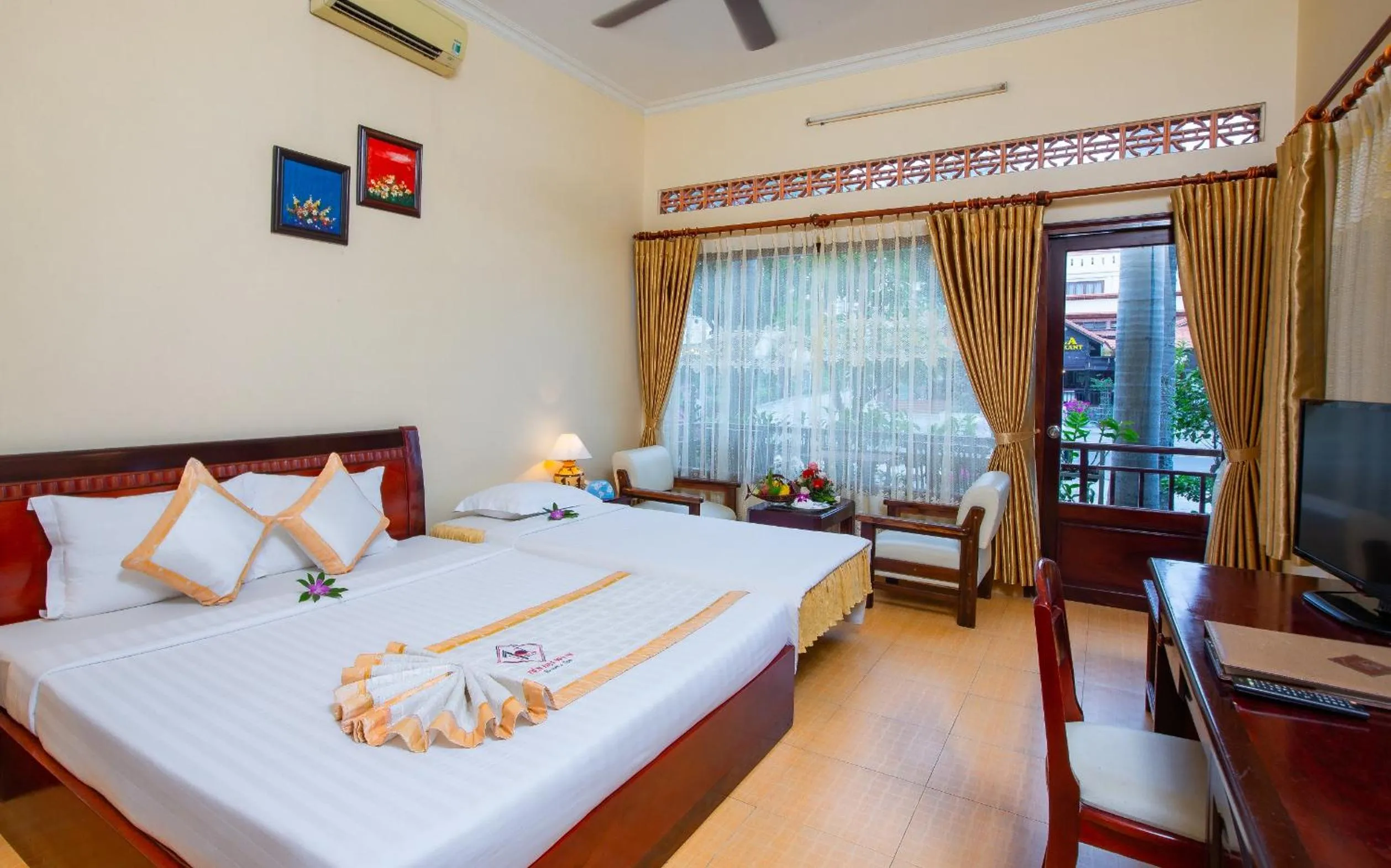 Bedroom, Bed in TIEN DAT MUI NE Resort & Spa